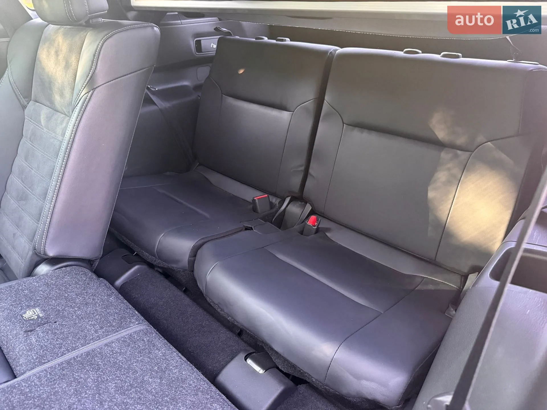 2022 Mitsubishi Outlander - мініатюра 32