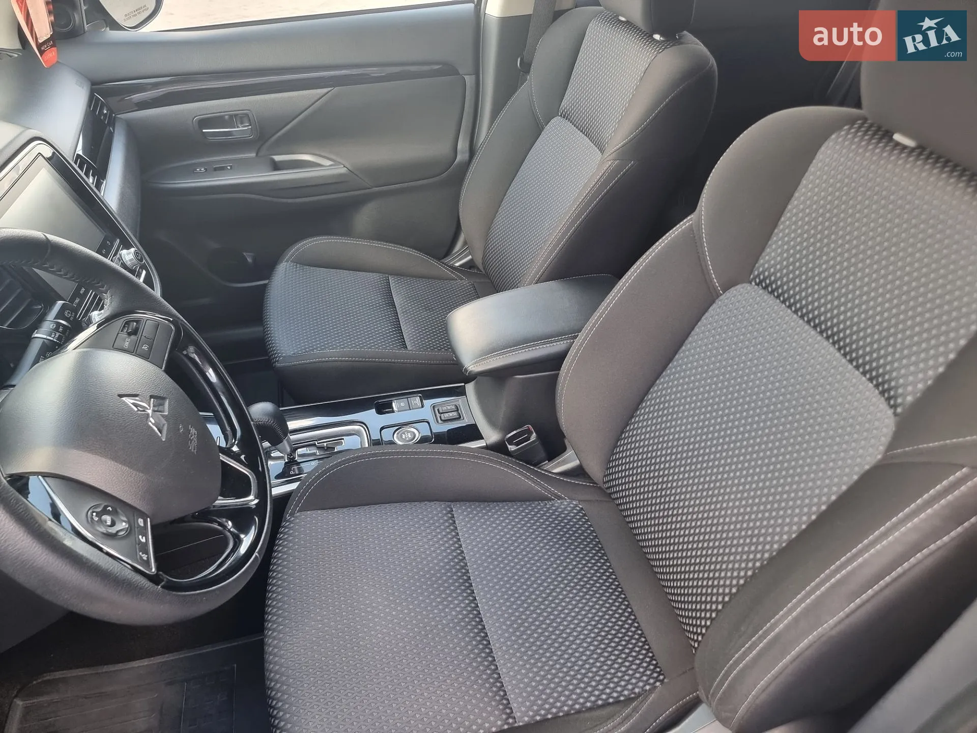 2020 Mitsubishi Outlander - мініатюра 30
