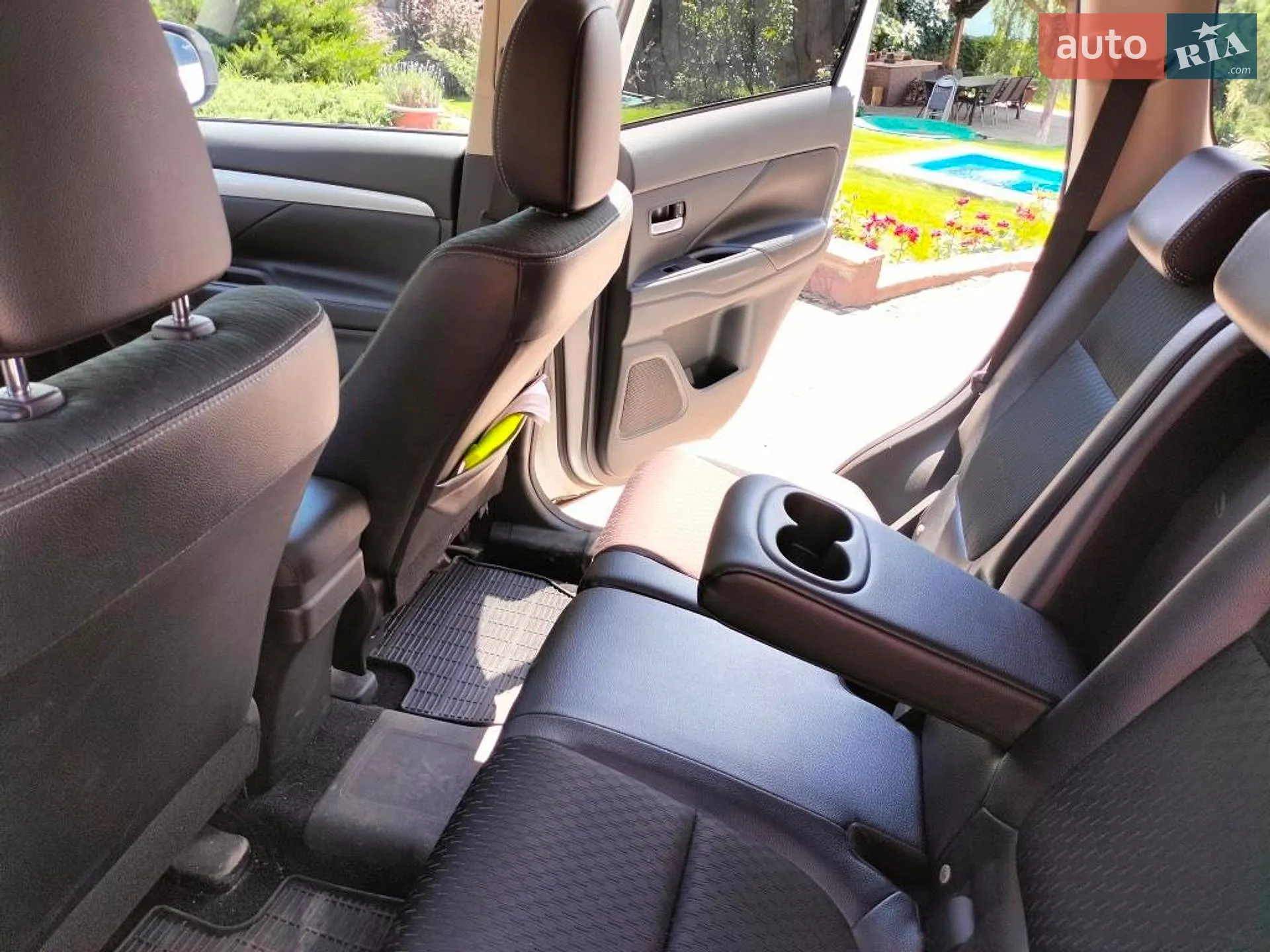 2014 Mitsubishi Outlander - мініатюра 7