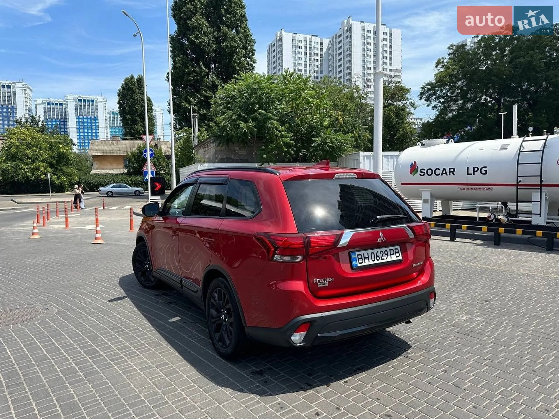 2017 Mitsubishi Outlander - фото 1