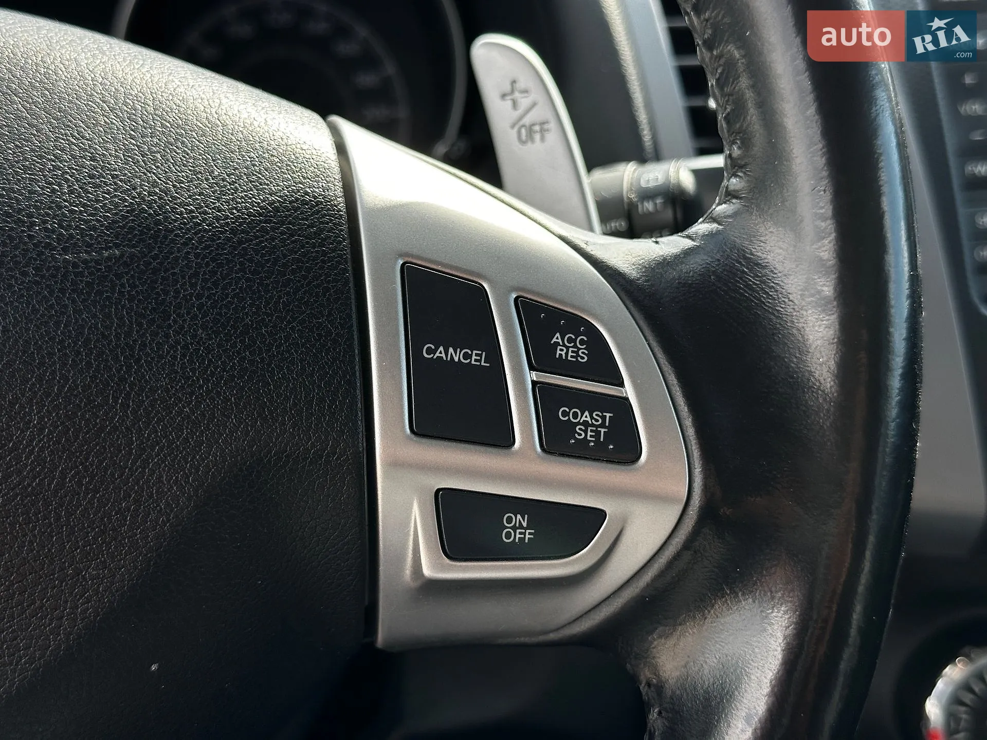 2010 Mitsubishi Outlander - мініатюра 29