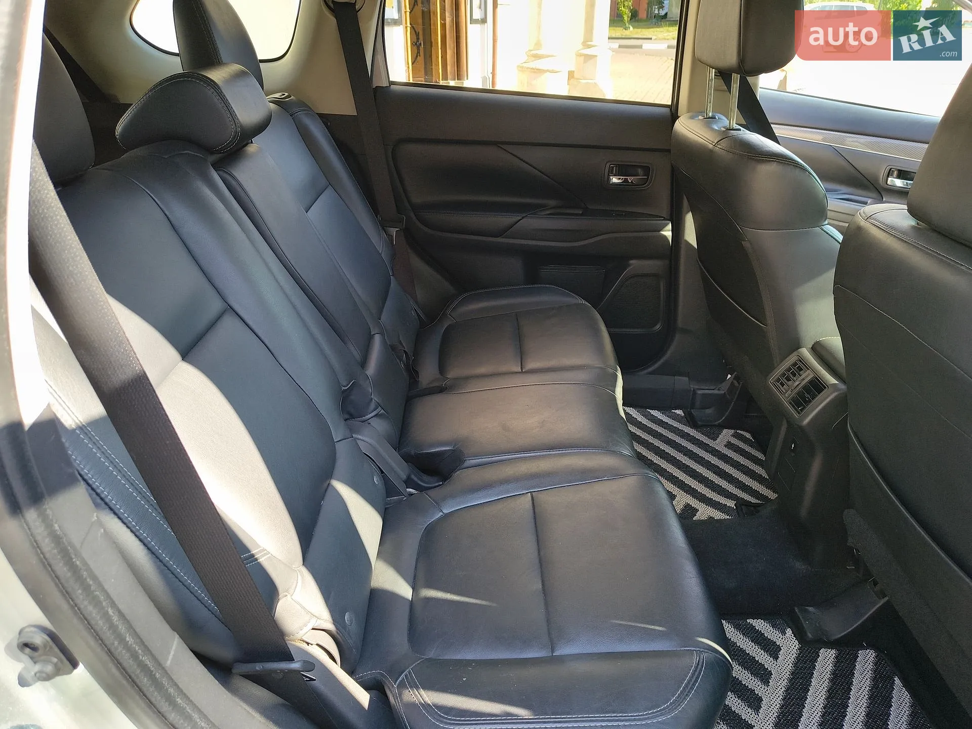 2018 Mitsubishi Outlander - мініатюра 12
