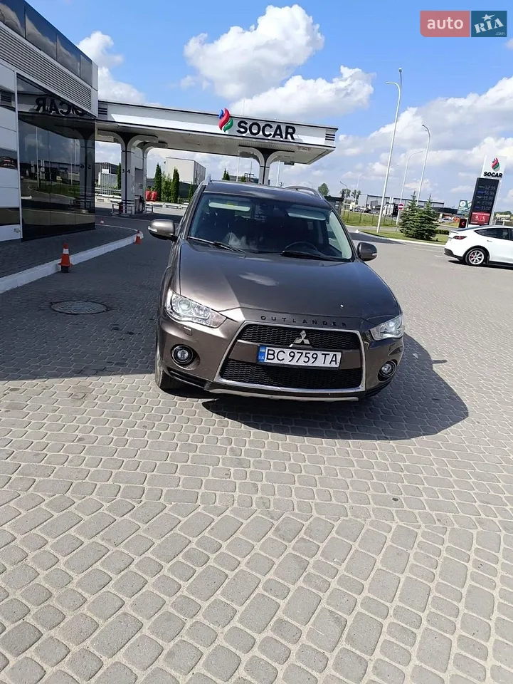 2010 Mitsubishi Outlander - мініатюра 16