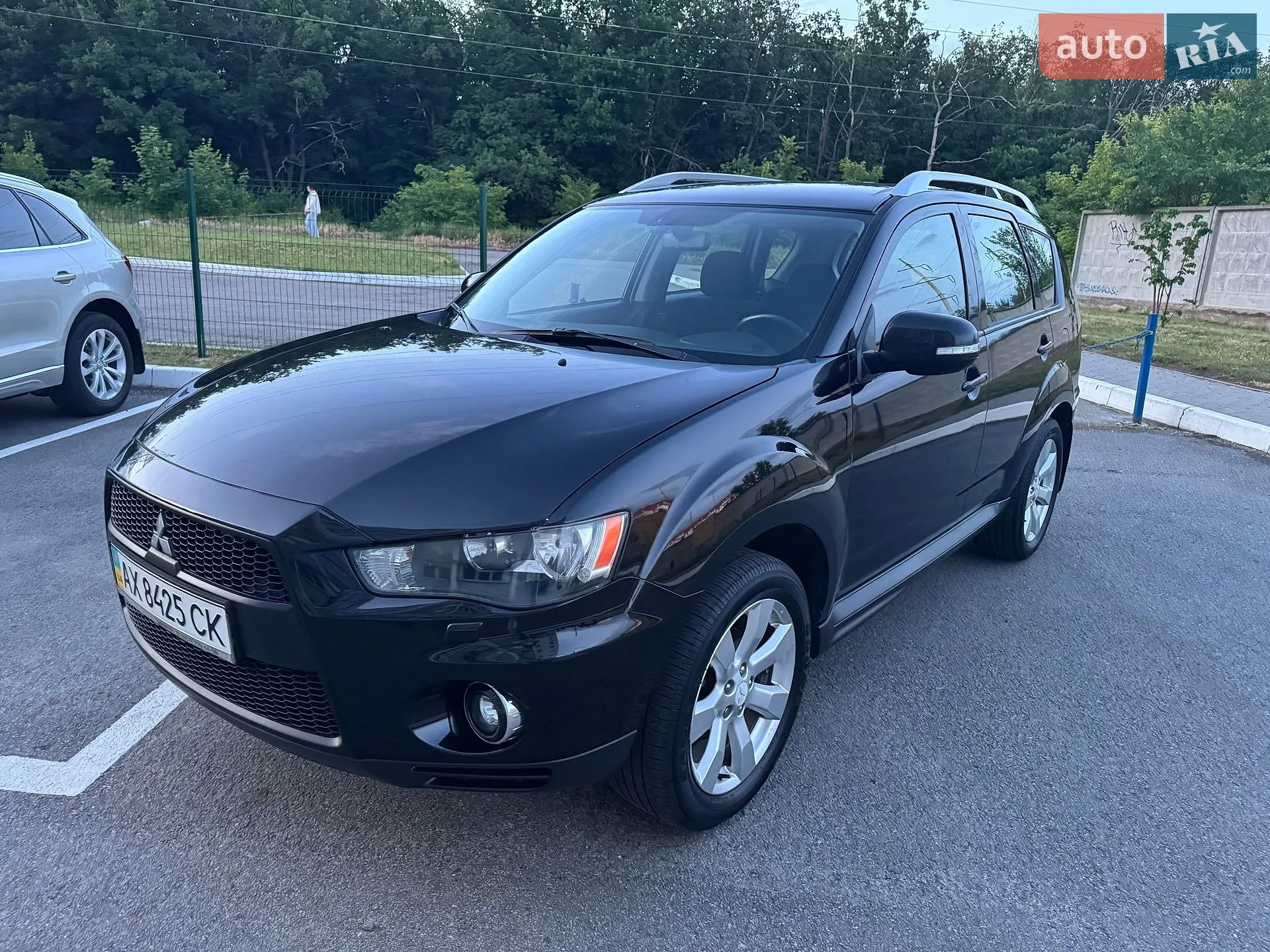 2010 Mitsubishi Outlander - фото 1