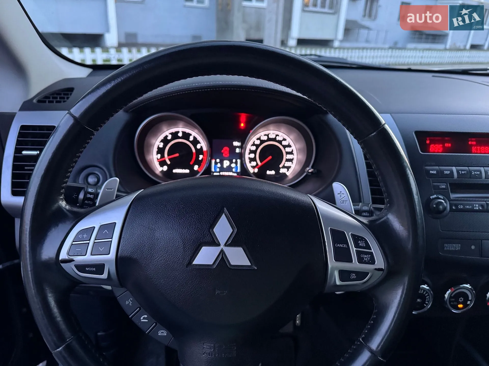 2010 Mitsubishi Outlander - мініатюра 12