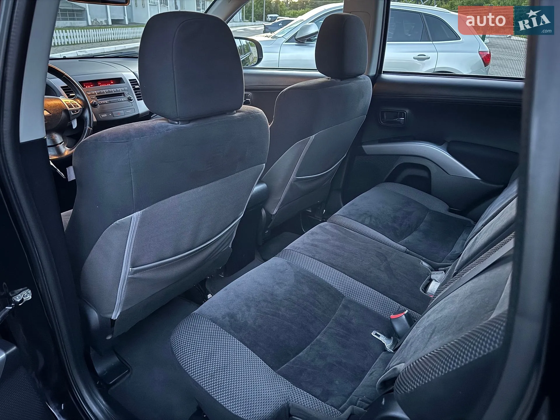 2010 Mitsubishi Outlander - мініатюра 15