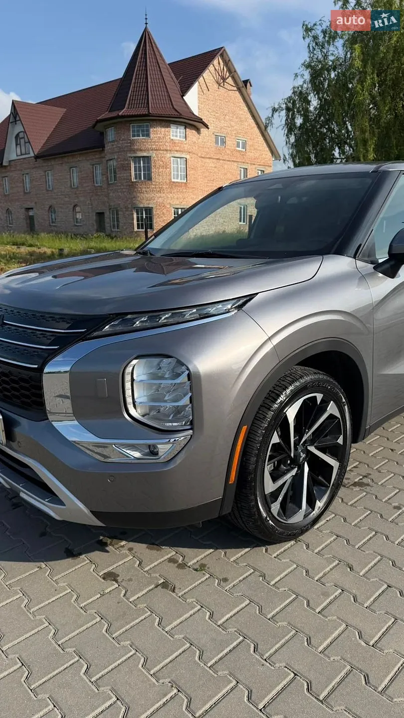 2021 Mitsubishi Outlander - мініатюра 10