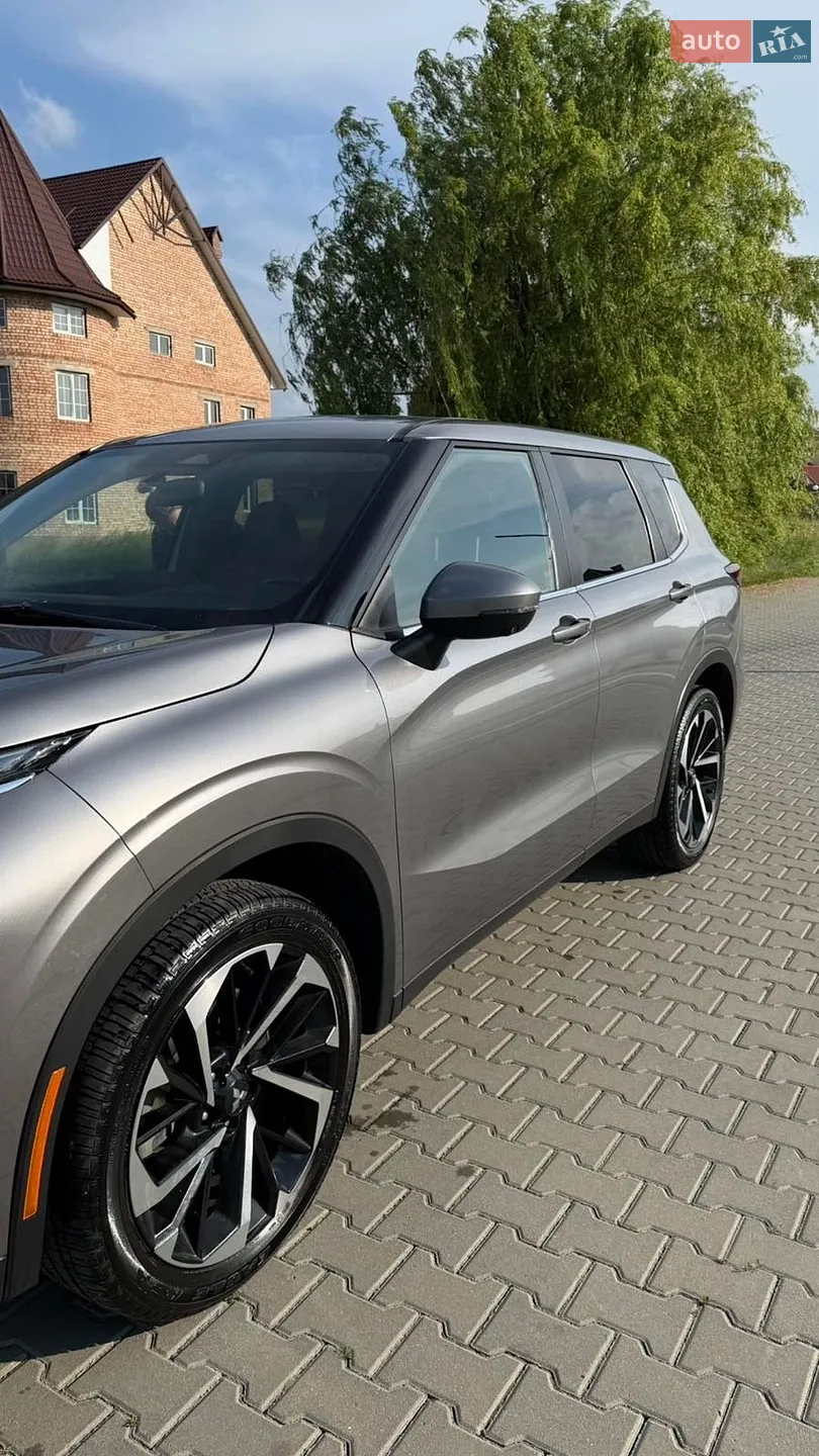 2021 Mitsubishi Outlander - мініатюра 12