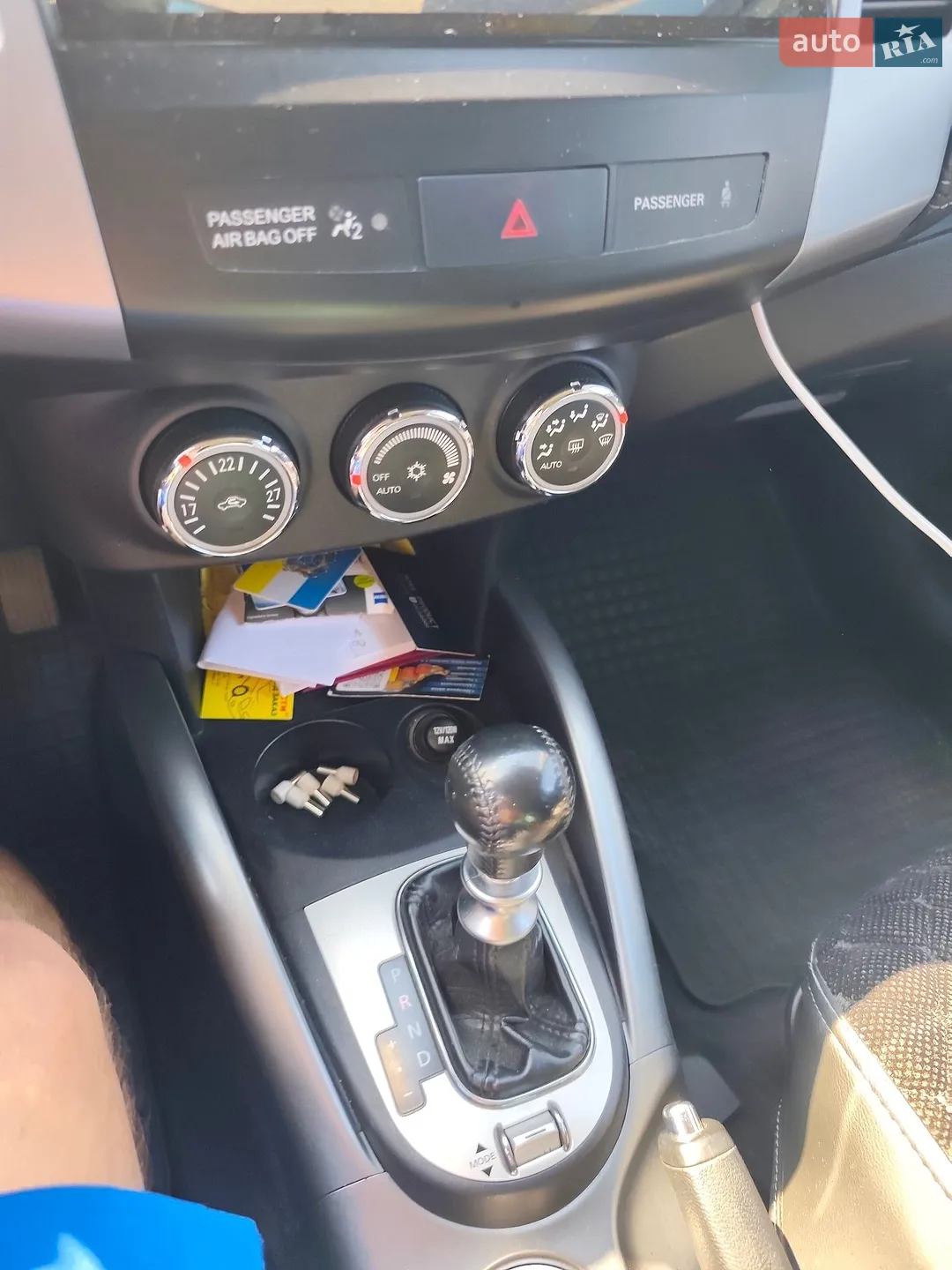 2010 Mitsubishi Outlander - мініатюра 12