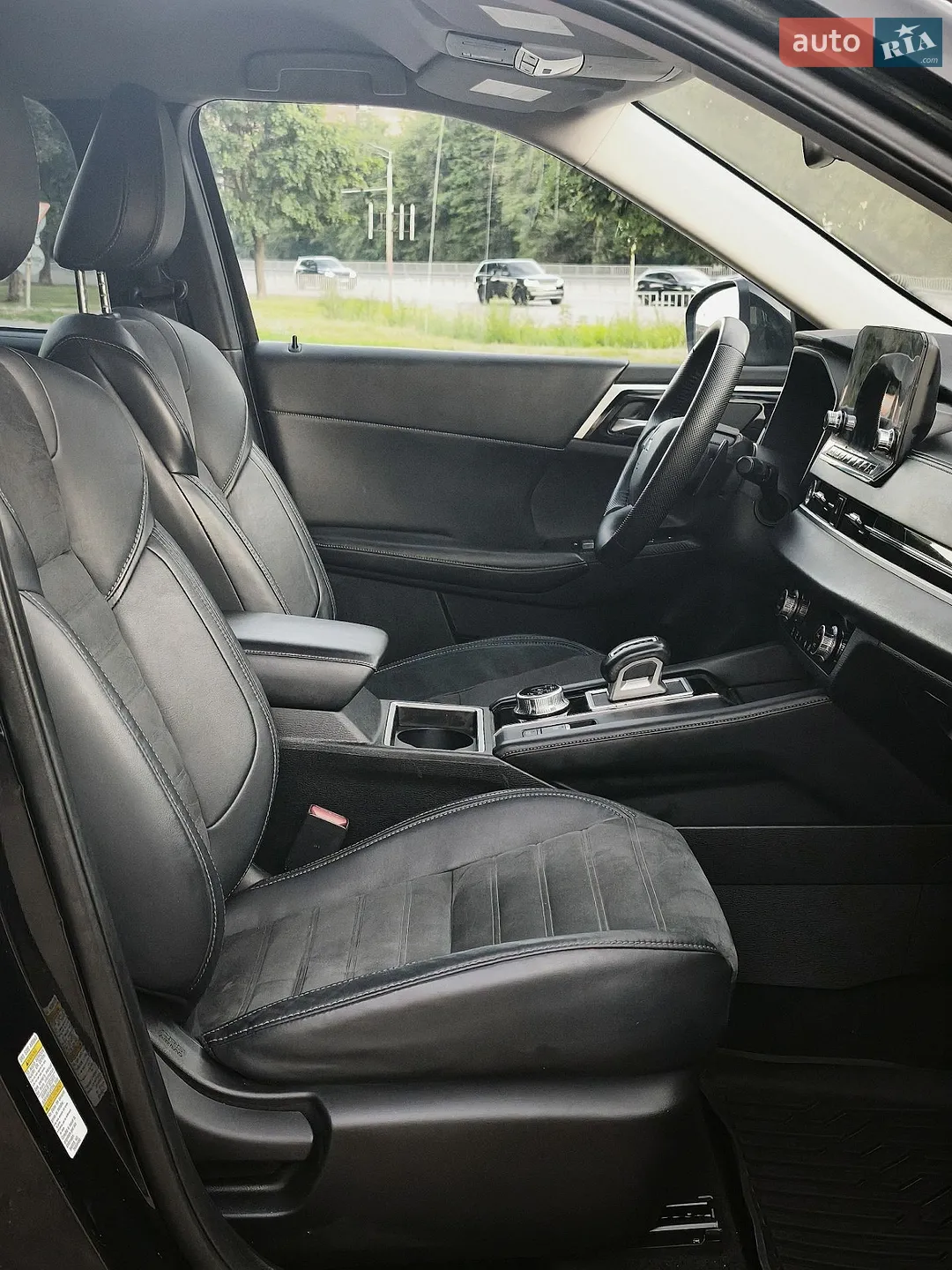2022 Mitsubishi Outlander - мініатюра 21