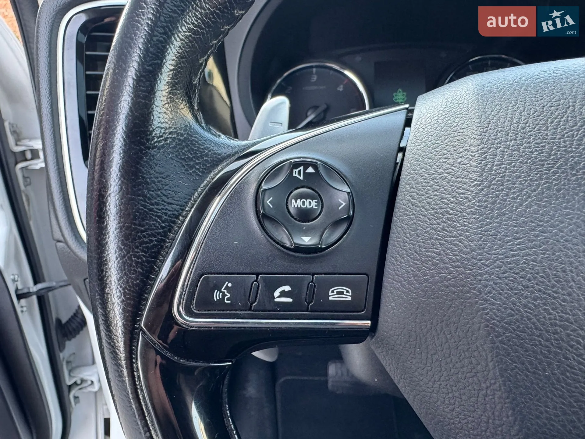 2016 Mitsubishi Outlander - мініатюра 30