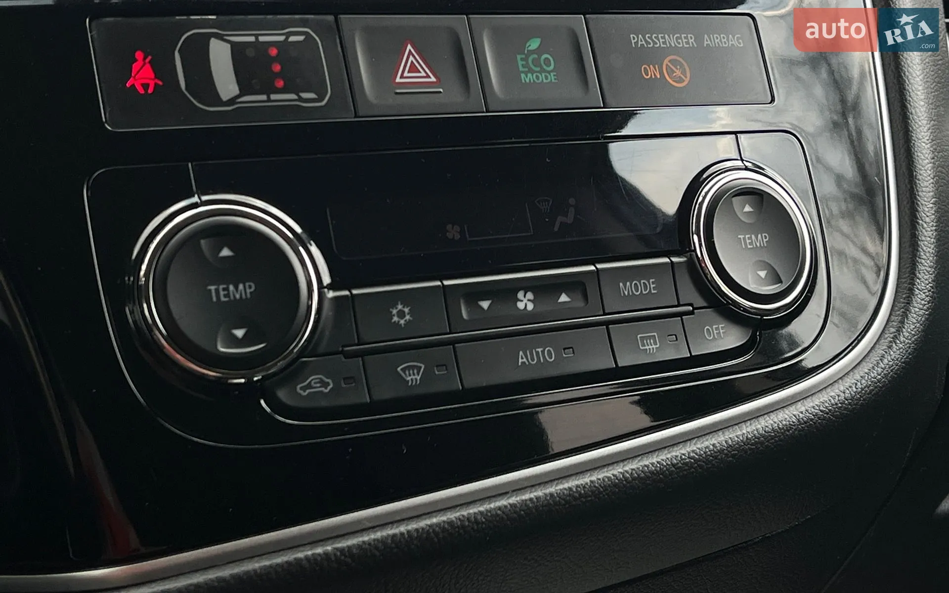 2016 Mitsubishi Outlander - мініатюра 21