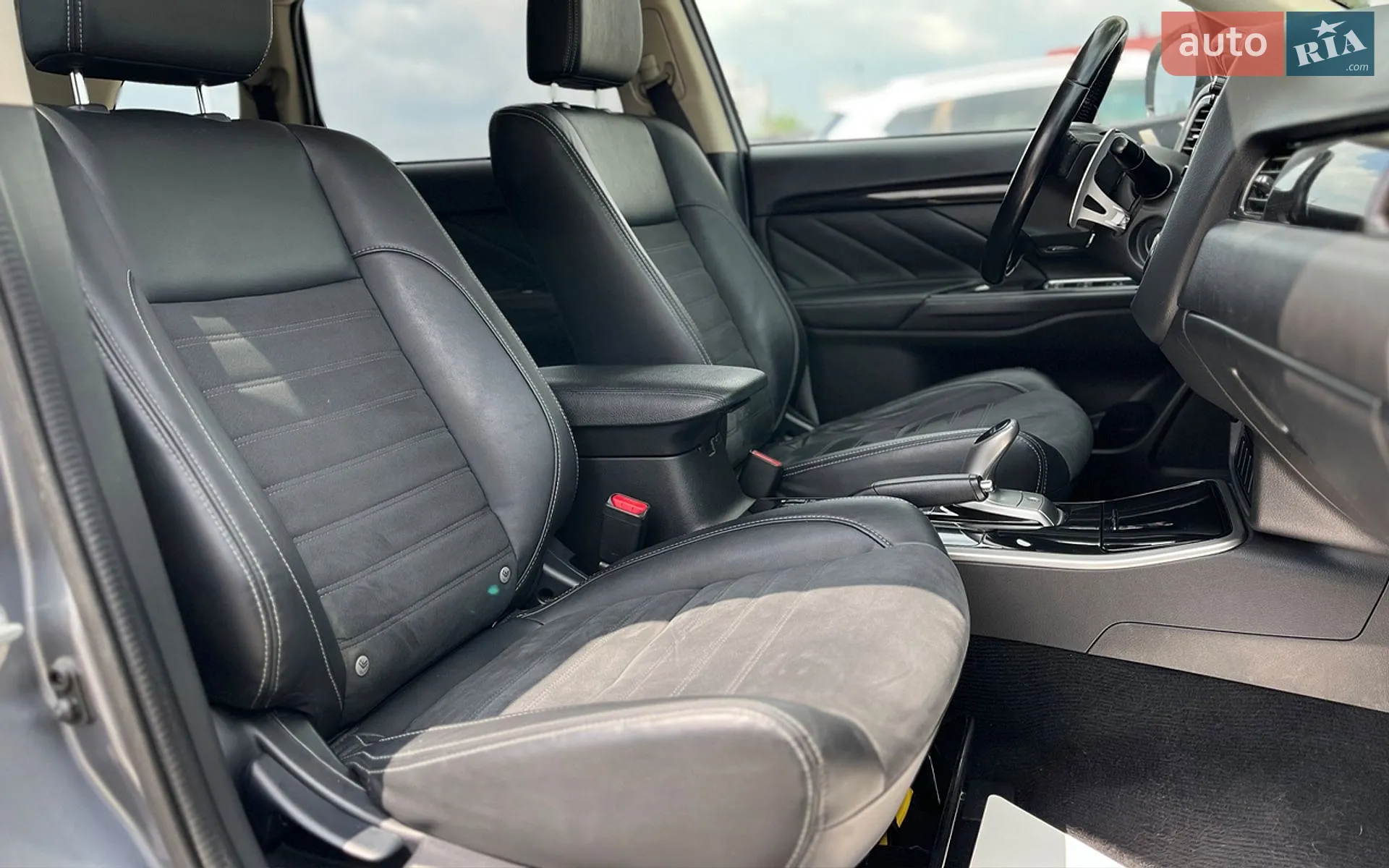 2016 Mitsubishi Outlander - мініатюра 22