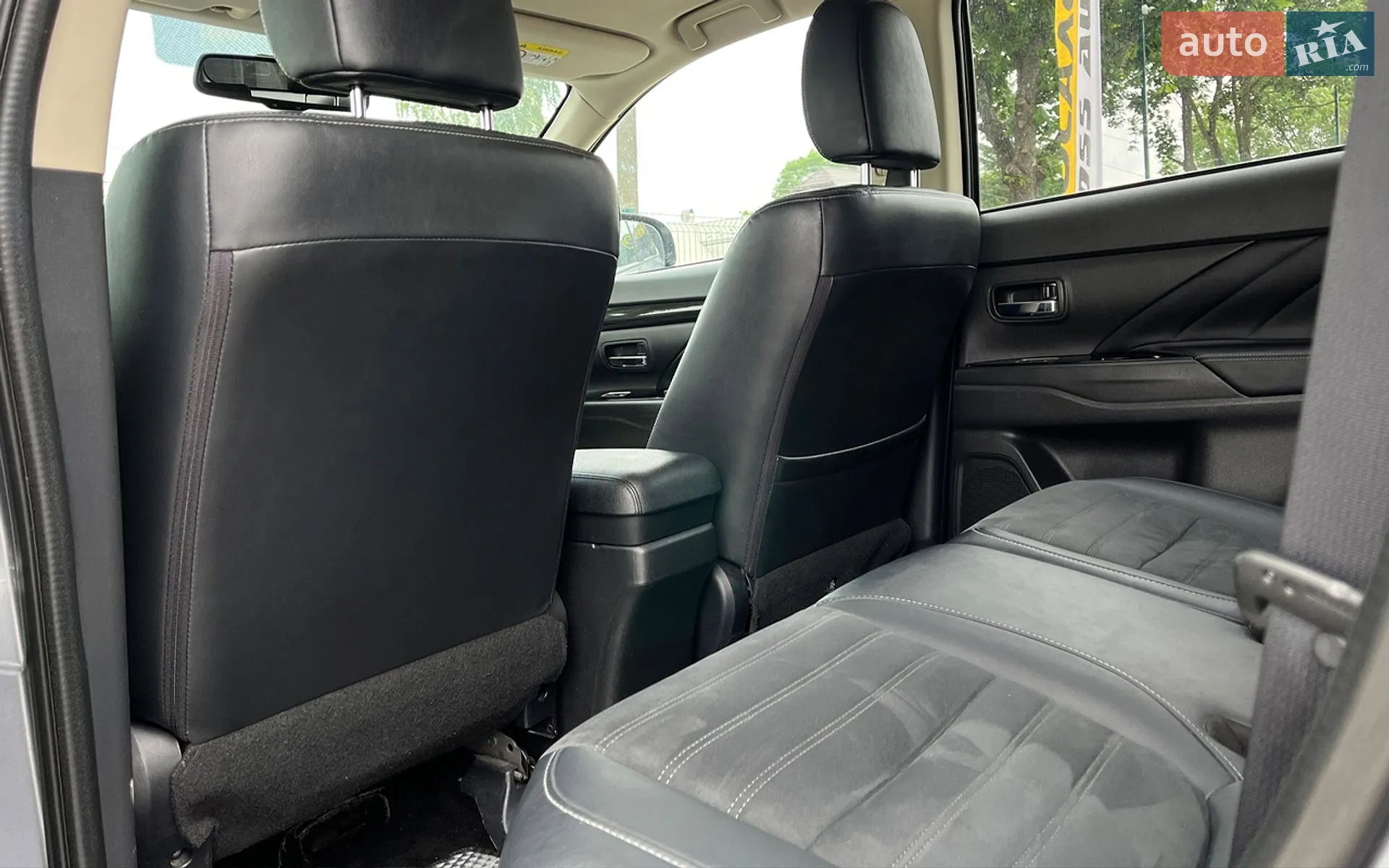 2016 Mitsubishi Outlander - мініатюра 23