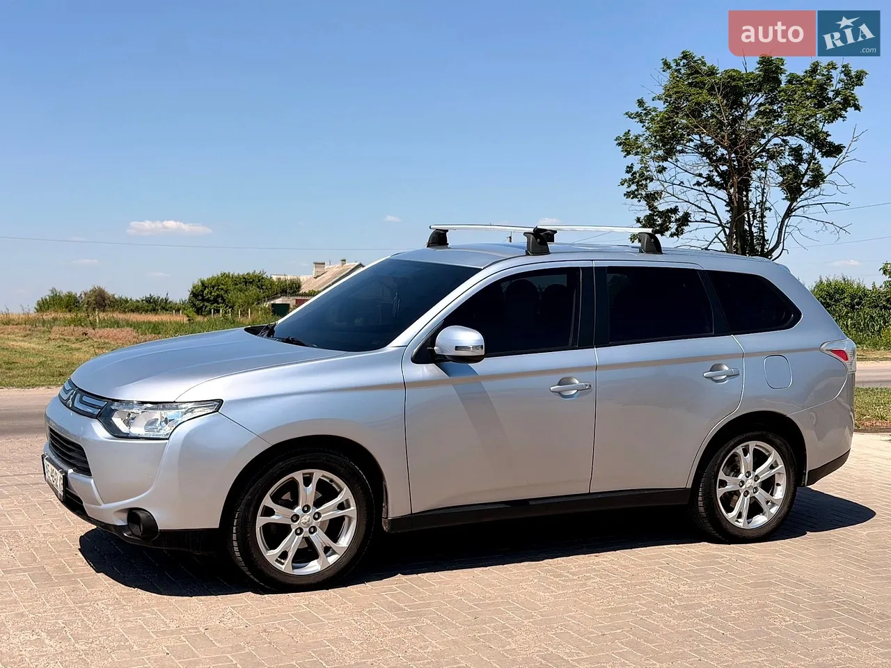 2014 Mitsubishi Outlander - мініатюра 16