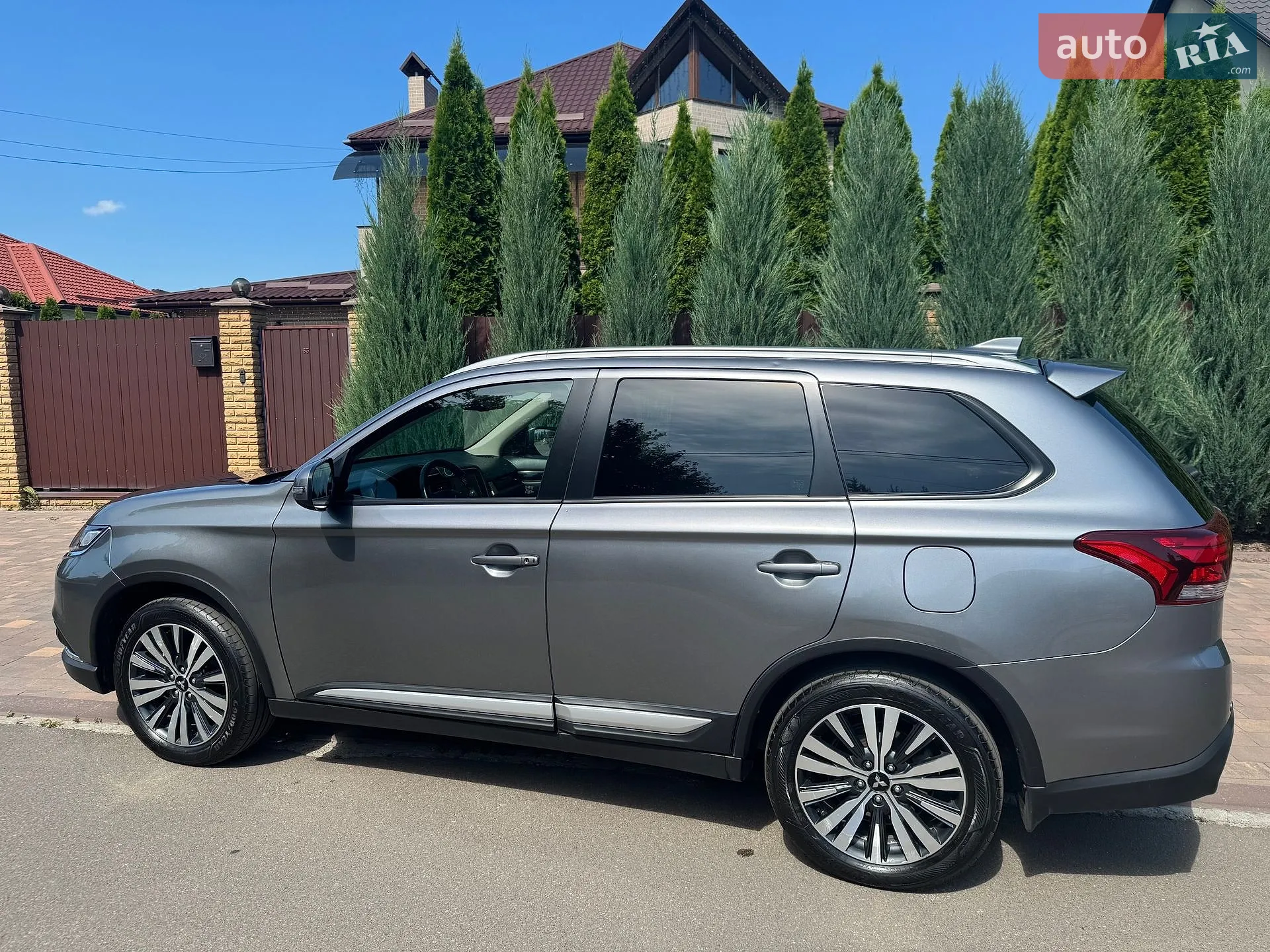2021 Mitsubishi Outlander - мініатюра 11
