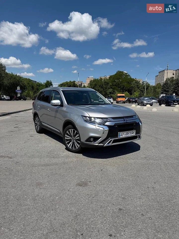2018 Mitsubishi Outlander - мініатюра 11