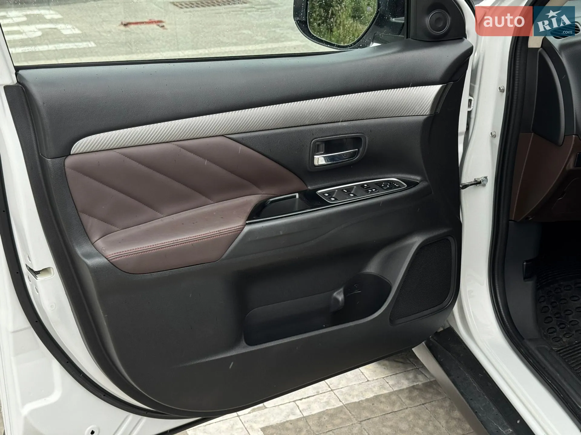 2016 Mitsubishi Outlander - мініатюра 20
