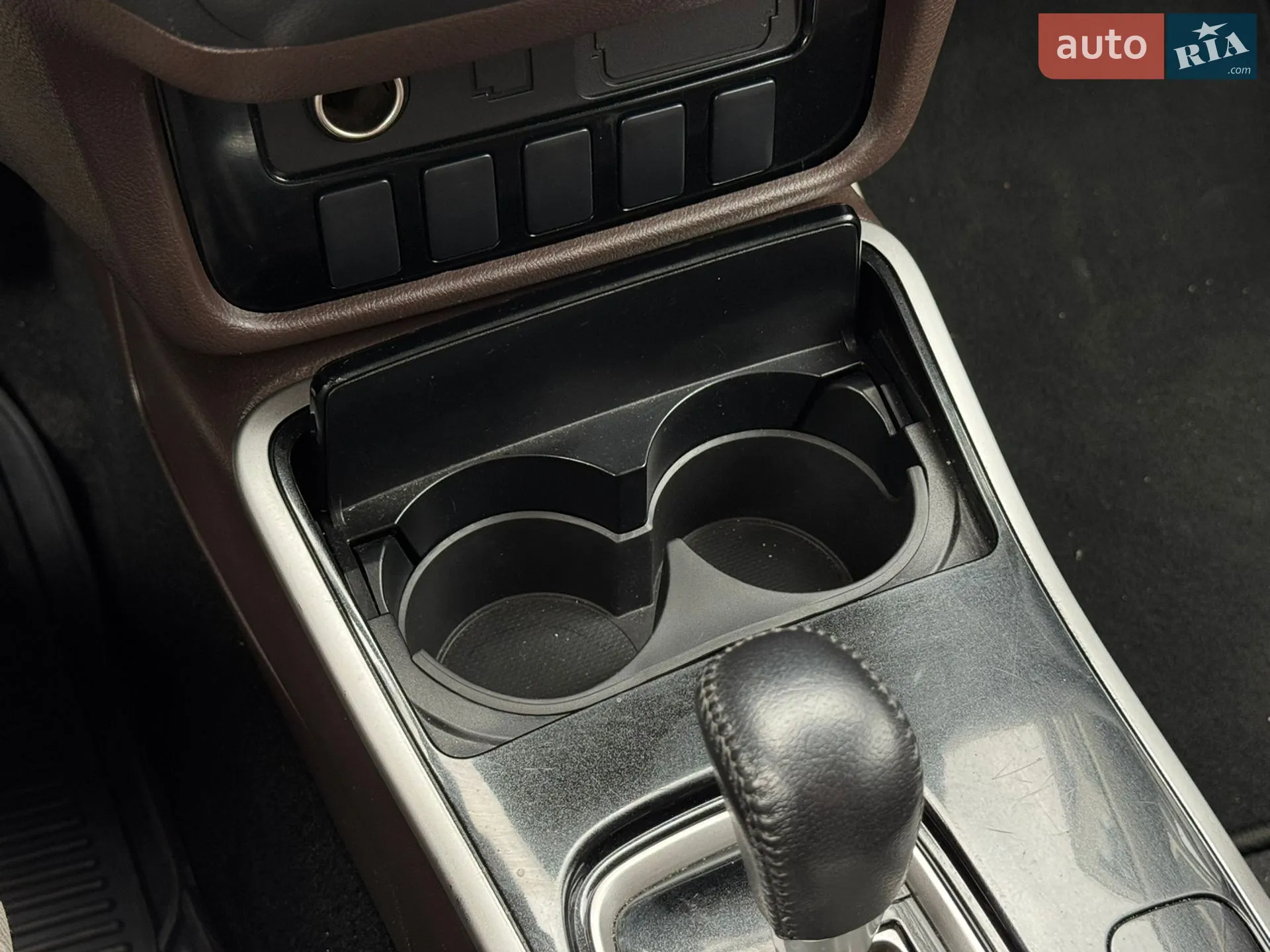 2016 Mitsubishi Outlander - мініатюра 32