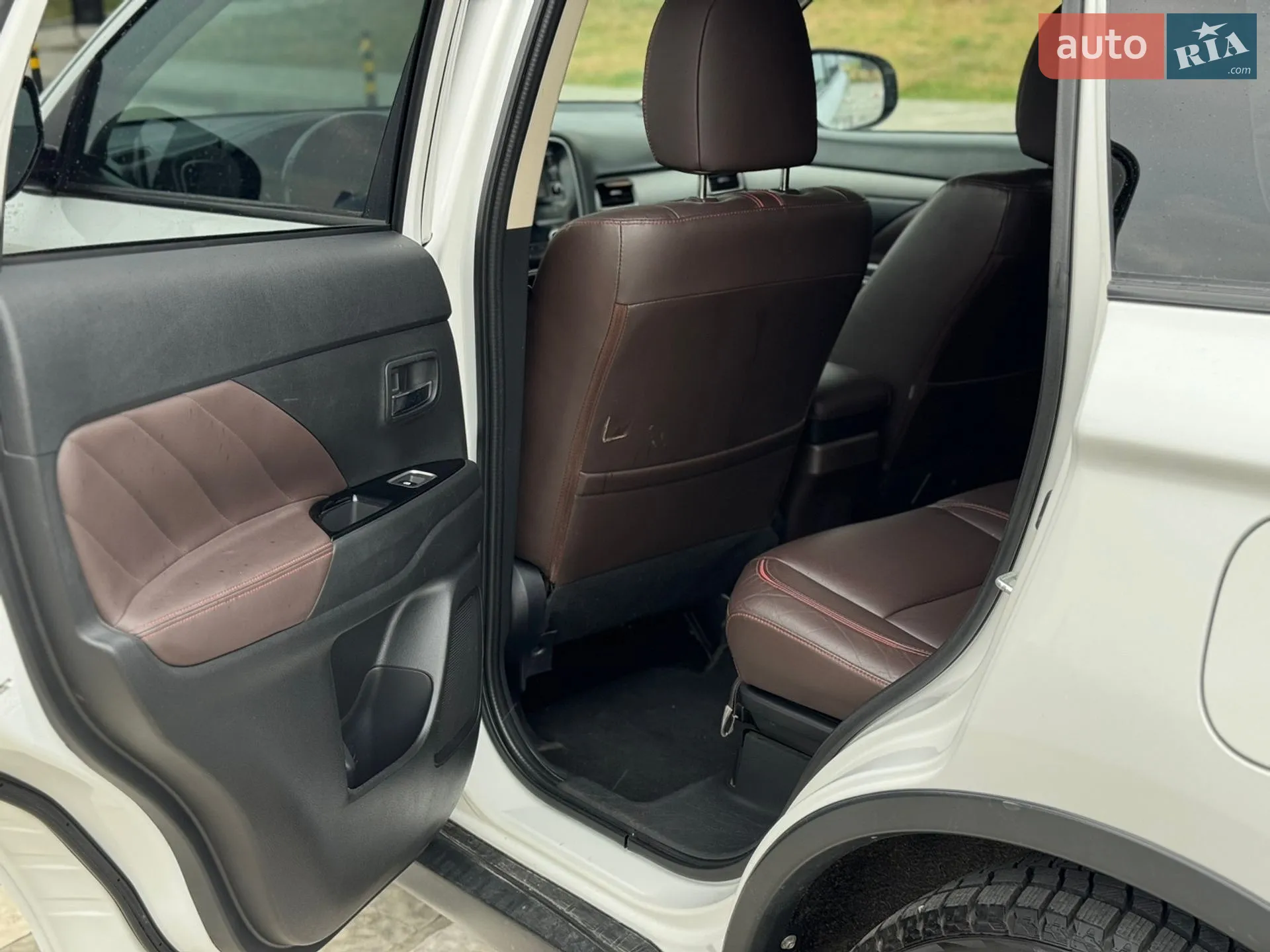 2016 Mitsubishi Outlander - мініатюра 36