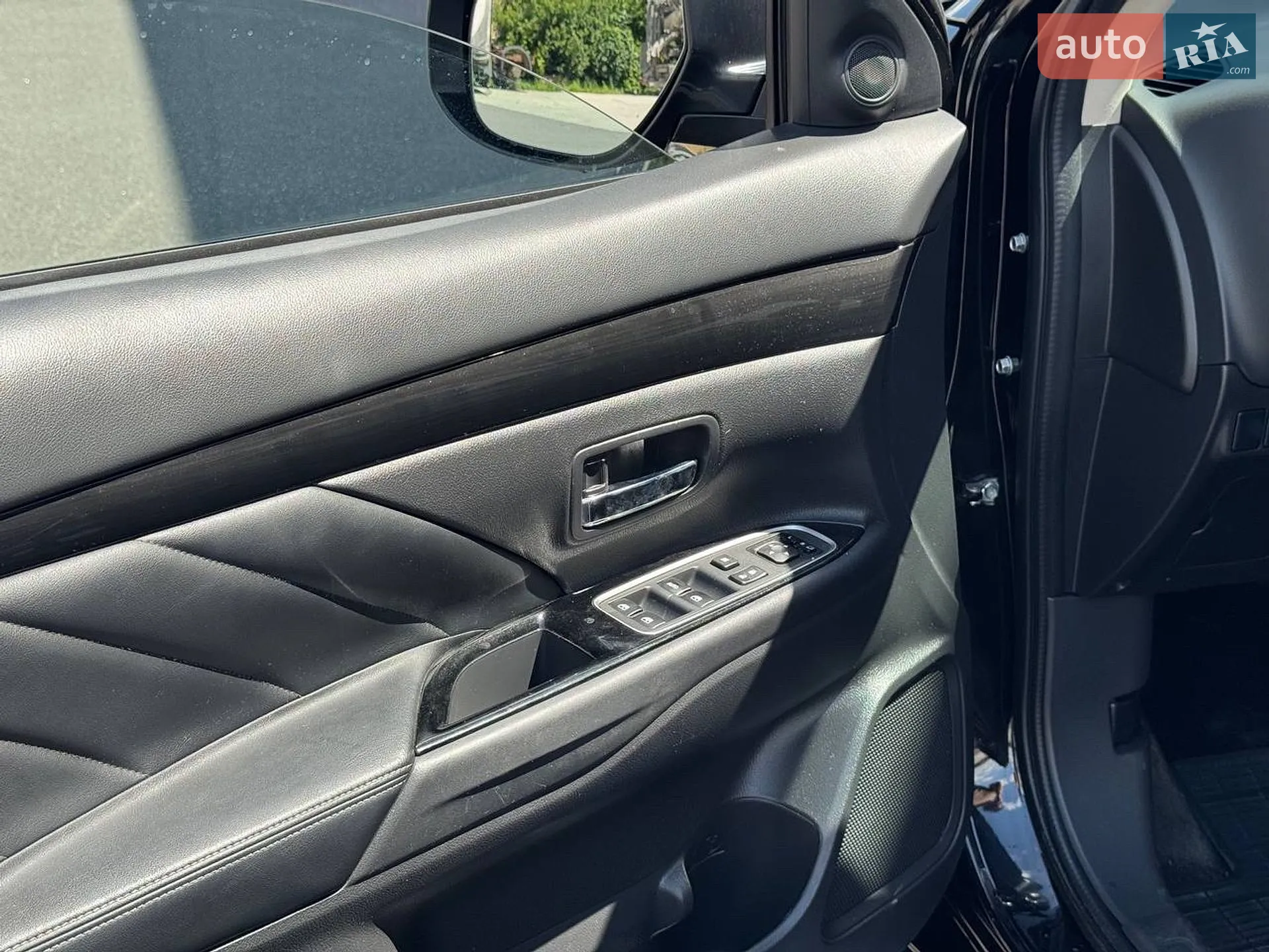 2016 Mitsubishi Outlander - мініатюра 12