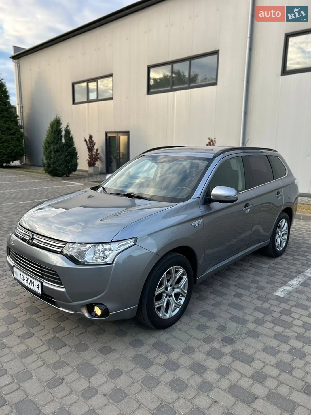 2014 Mitsubishi Outlander - мініатюра 16