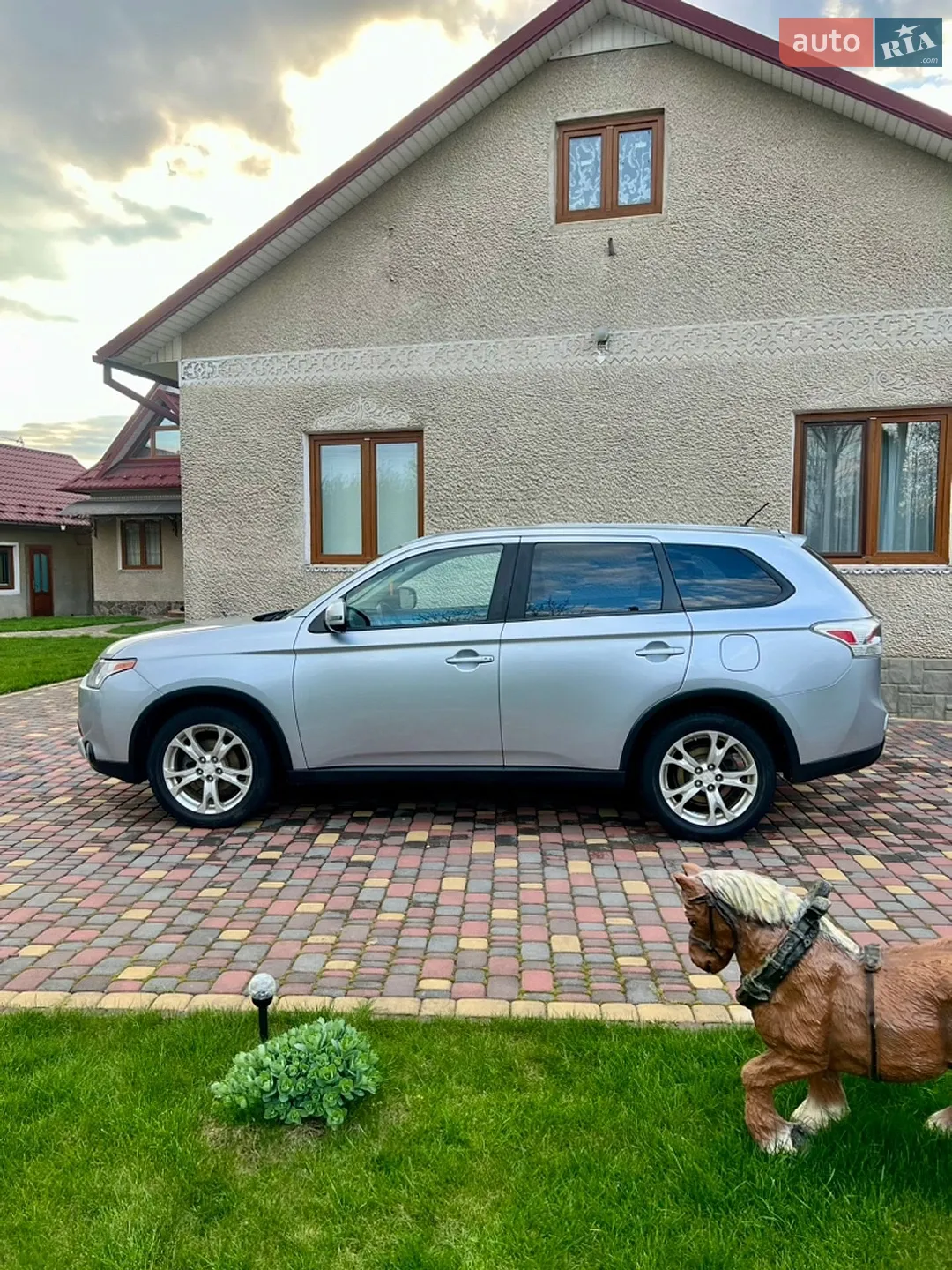 2014 Mitsubishi Outlander - мініатюра 2