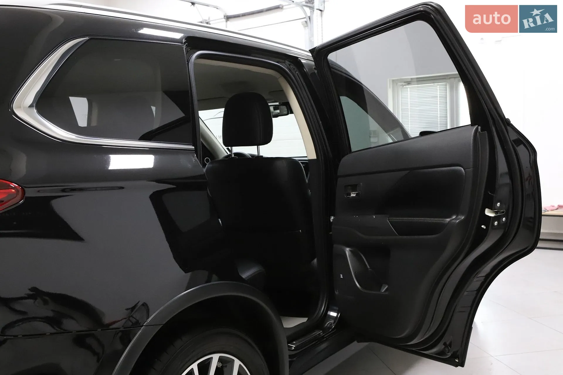 2016 Mitsubishi Outlander - мініатюра 76