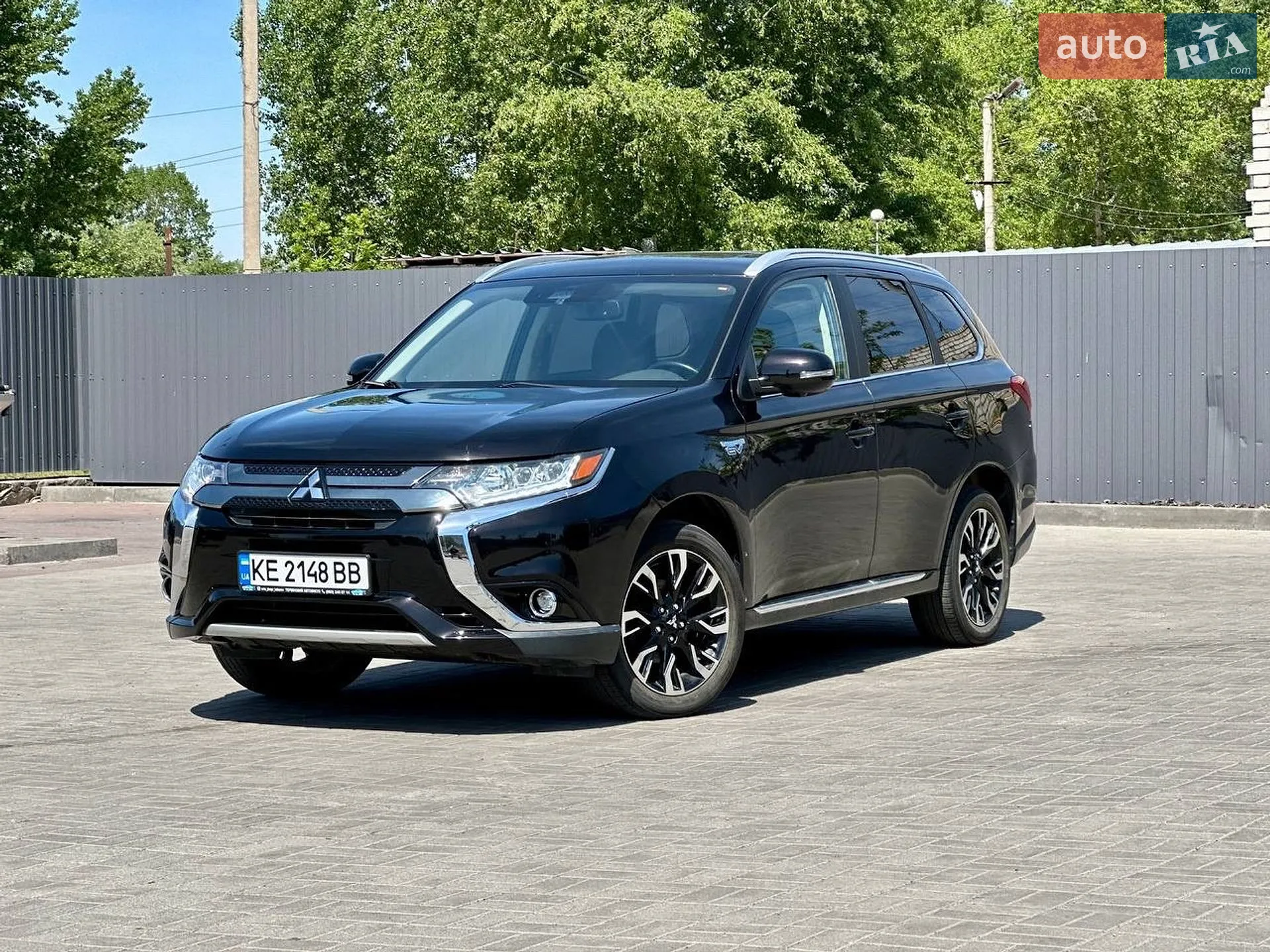 2018 Mitsubishi Outlander - фото 1