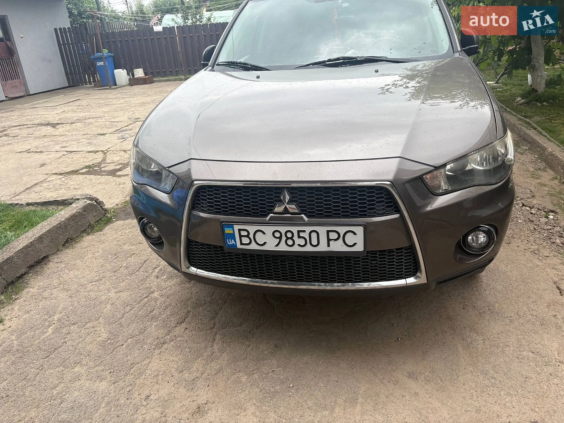 2010 Mitsubishi Outlander - фото 1