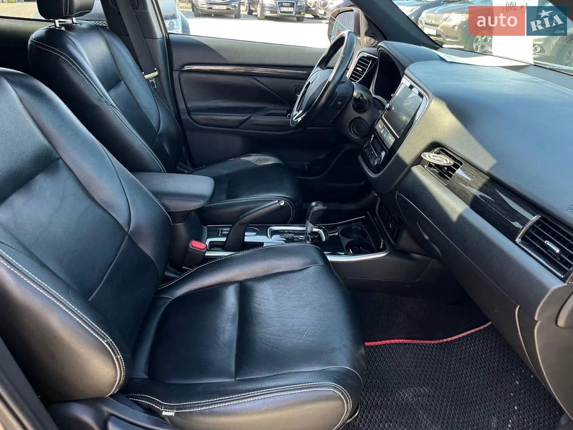 2017 Mitsubishi Outlander - мініатюра 32