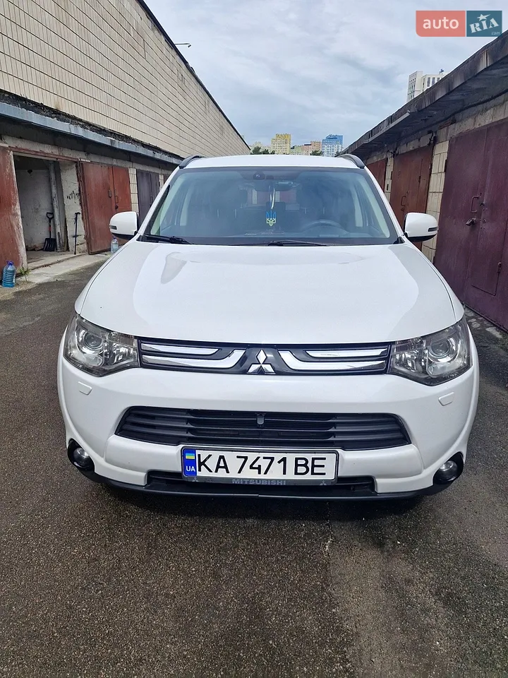2013 Mitsubishi Outlander - мініатюра 31
