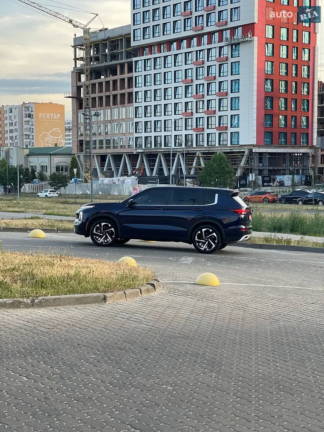 2023 Mitsubishi Outlander - мініатюра 2