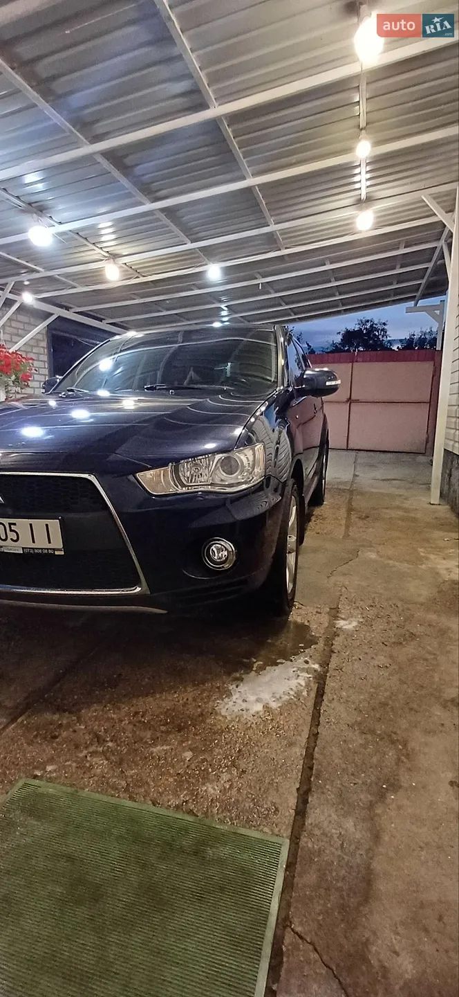 2011 Mitsubishi Outlander - мініатюра 2