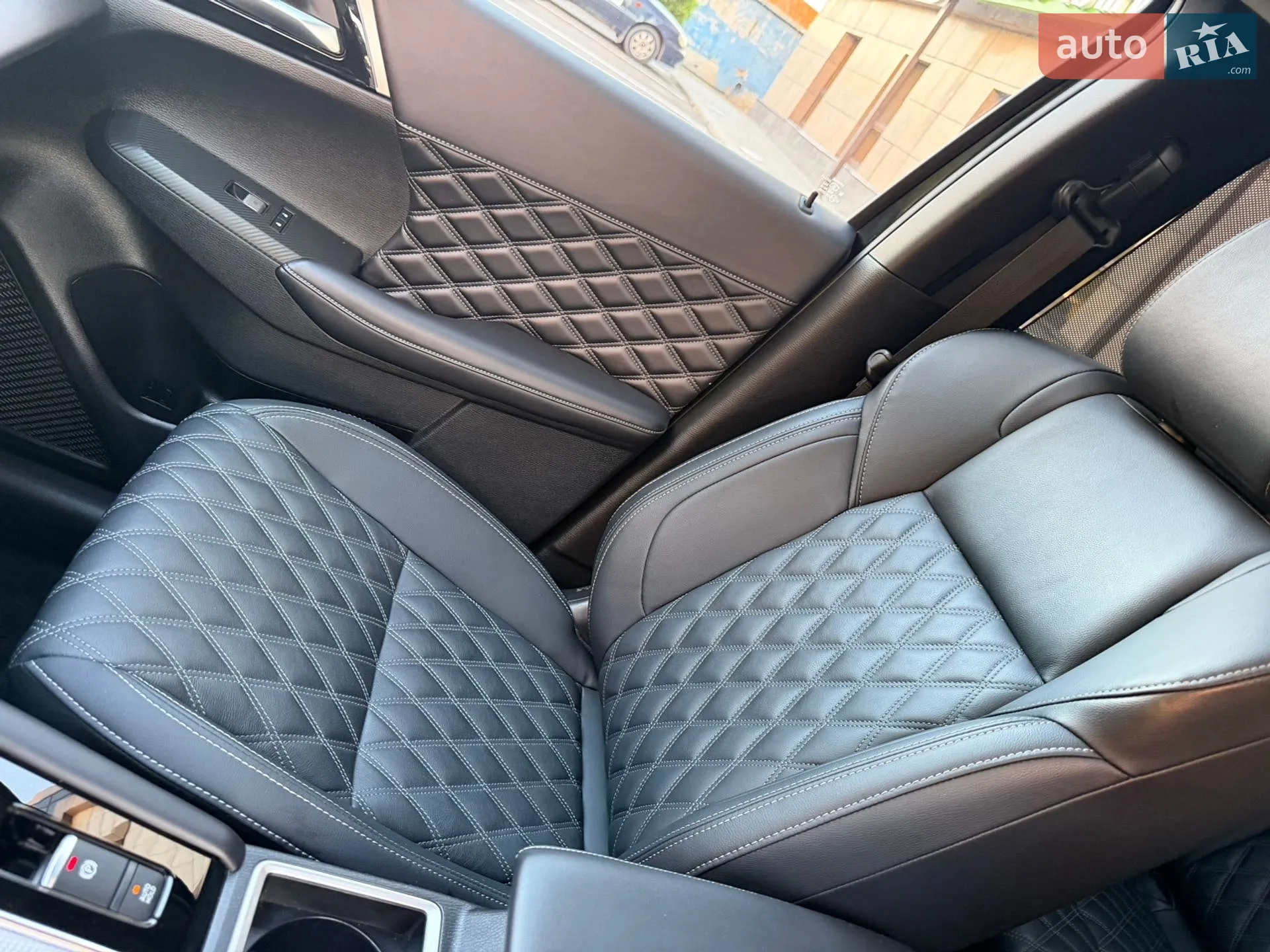 2024 Mitsubishi Outlander - мініатюра 28