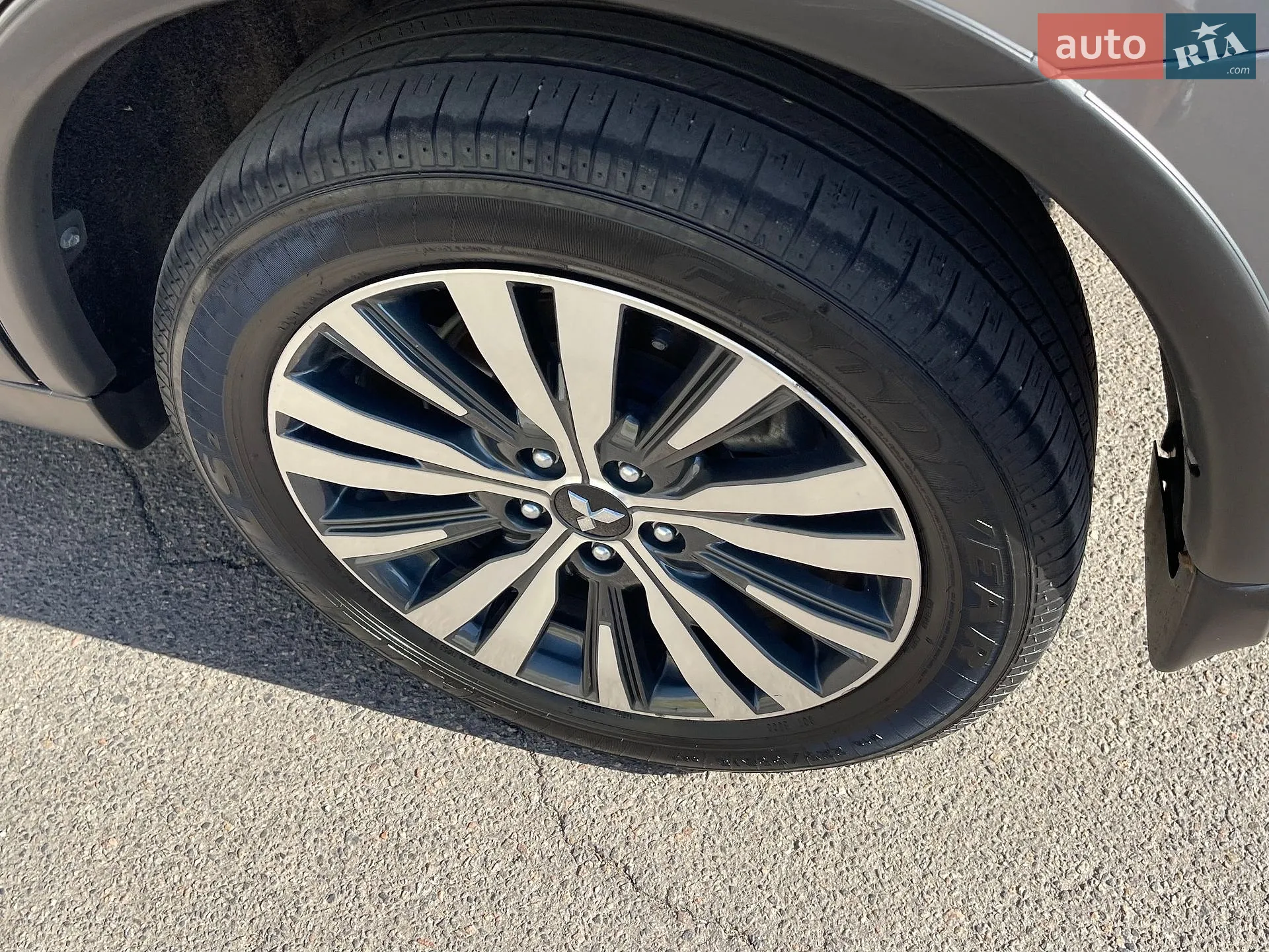 2023 Mitsubishi Outlander - мініатюра 11