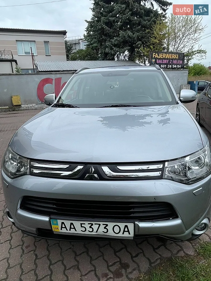 2012 Mitsubishi Outlander - мініатюра 20