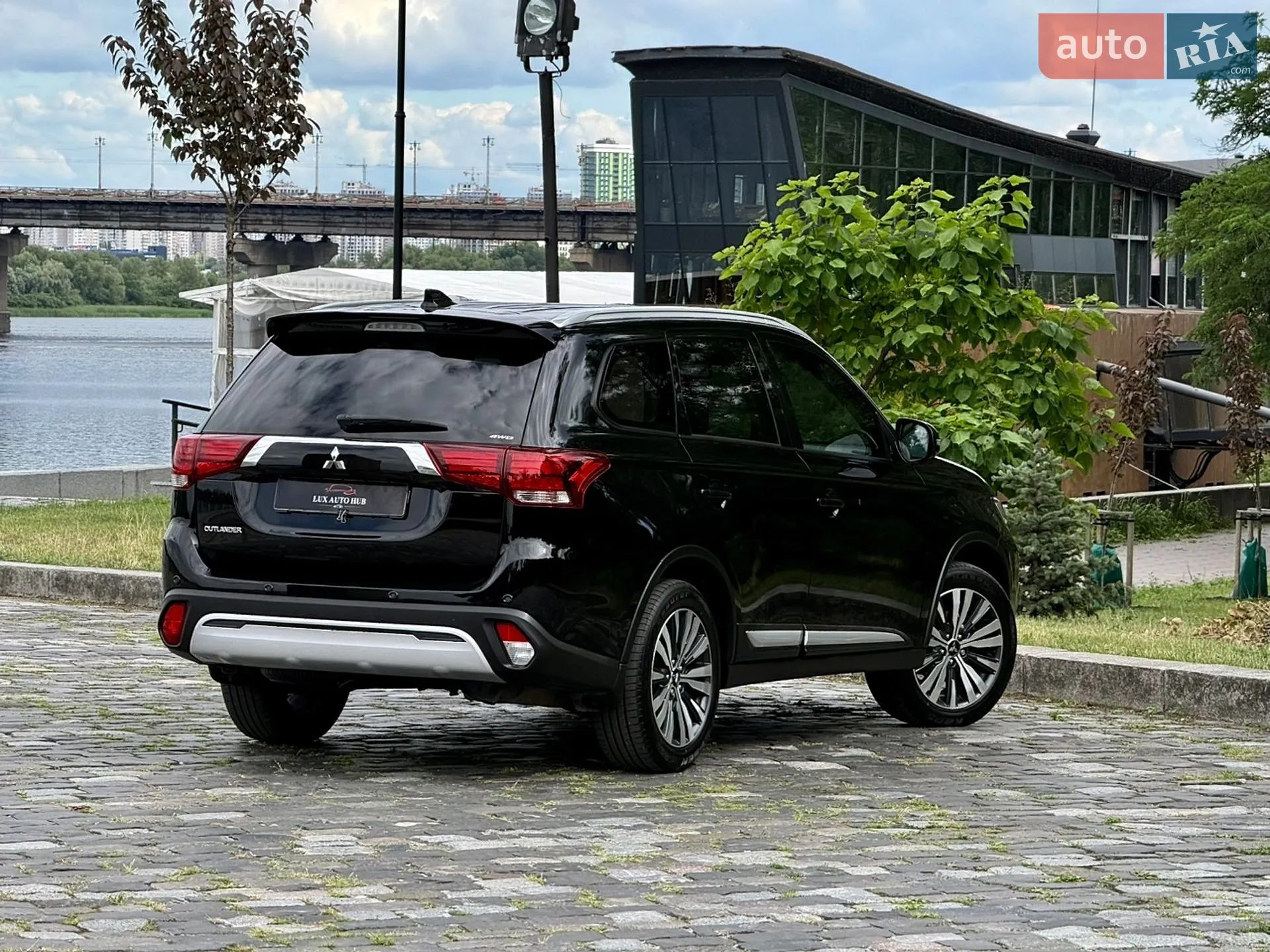 2021 Mitsubishi Outlander - мініатюра 16