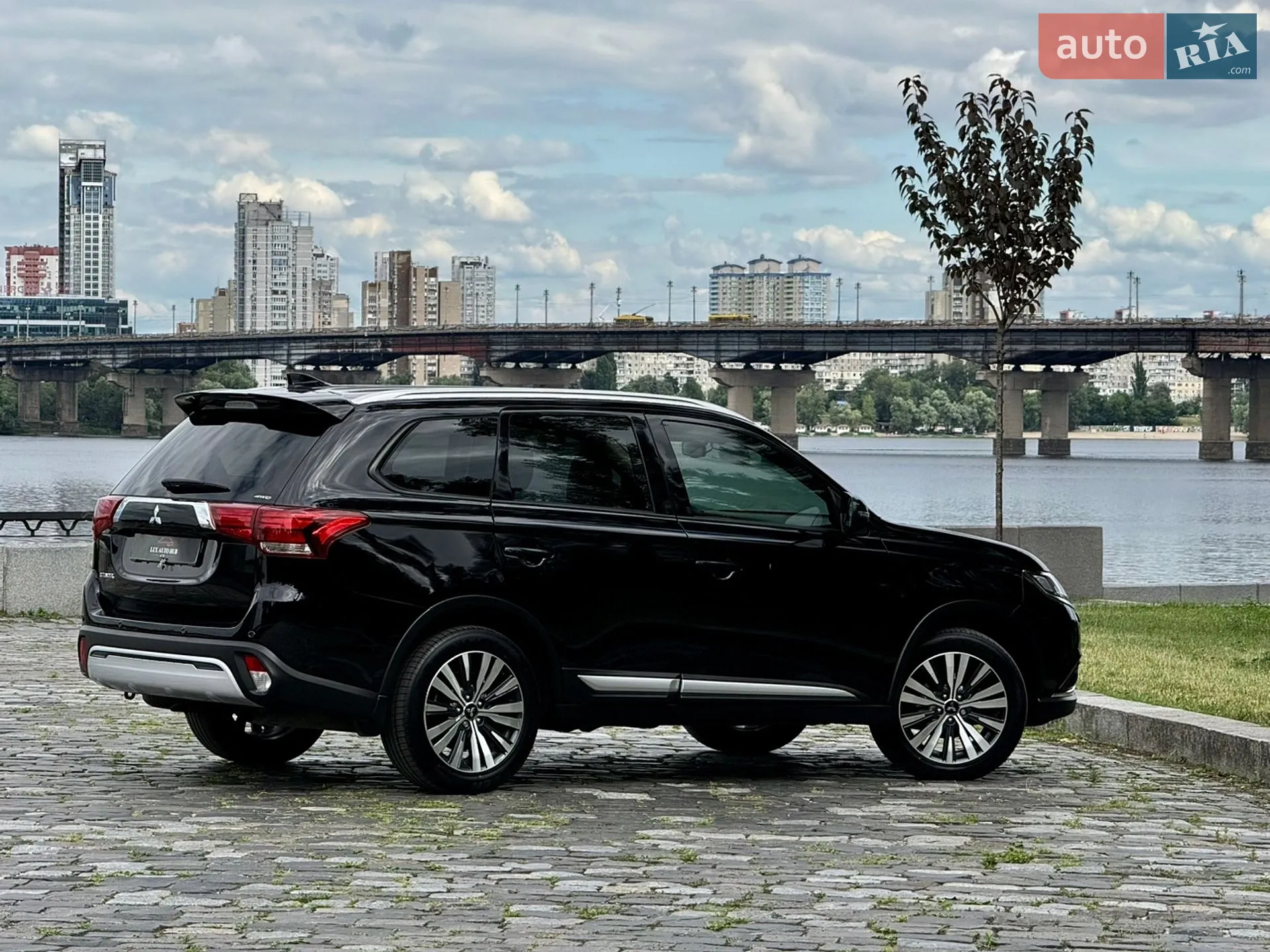 2021 Mitsubishi Outlander - мініатюра 225