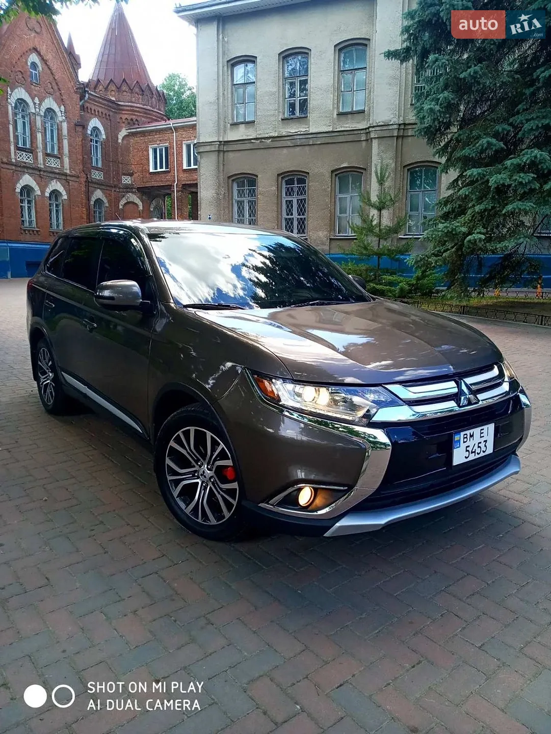 2015 Mitsubishi Outlander - фото 1