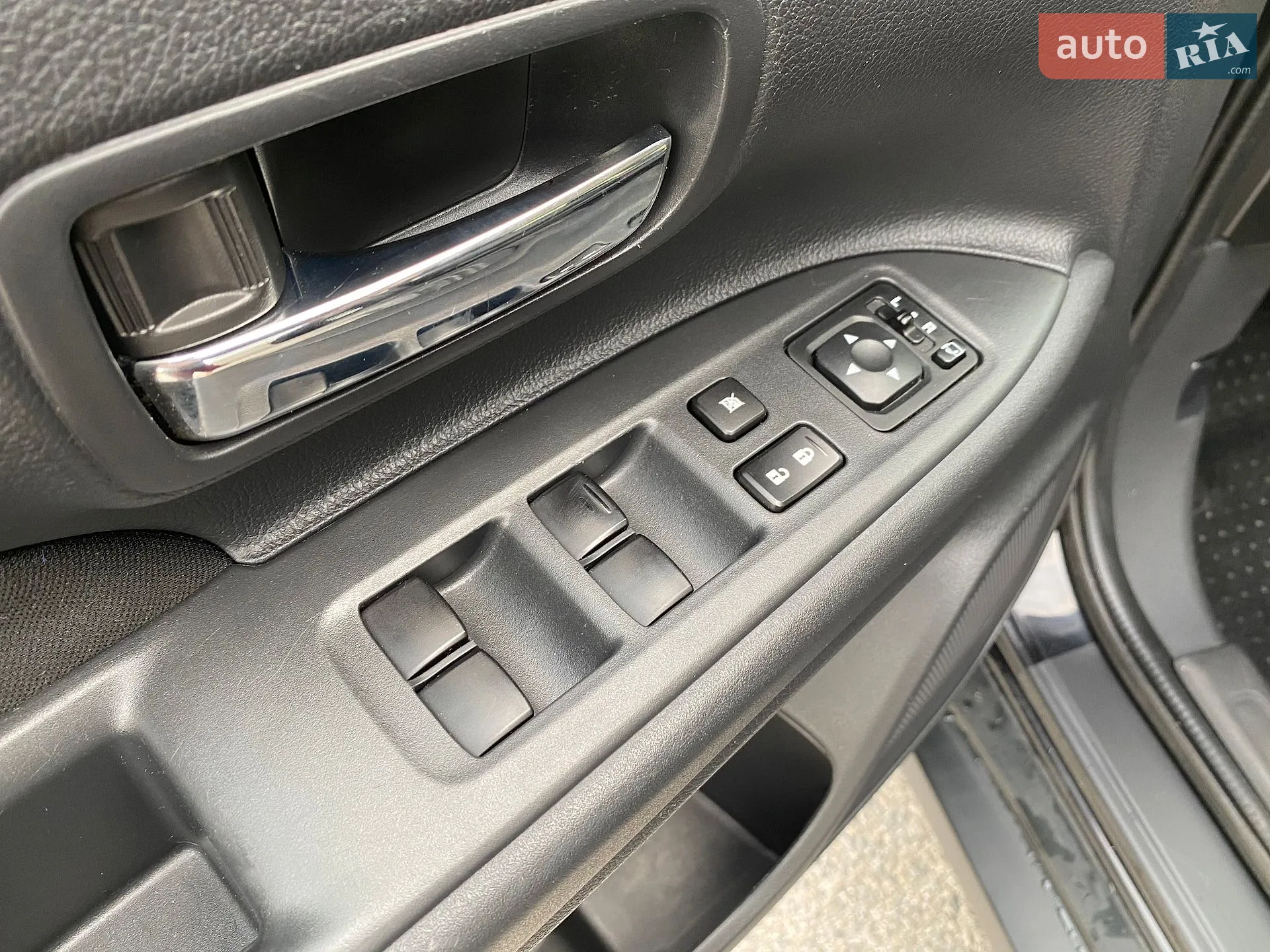 2013 Mitsubishi Outlander - мініатюра 32