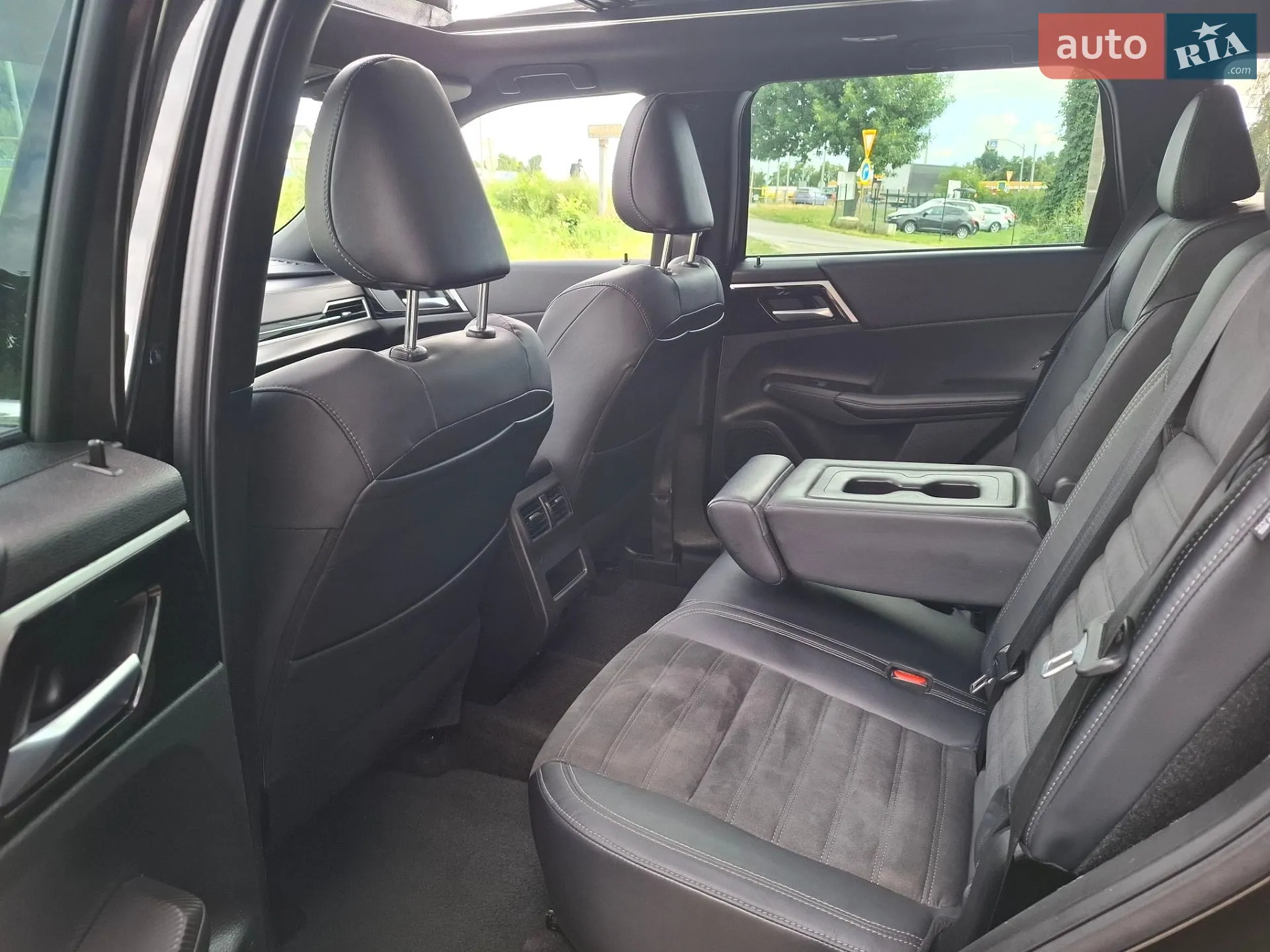 2022 Mitsubishi Outlander - мініатюра 29