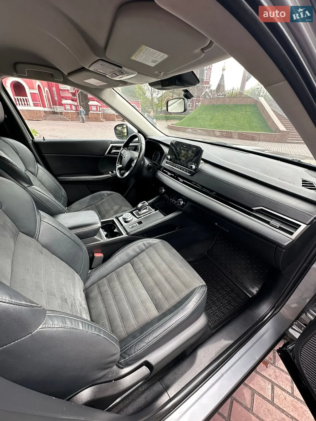 2021 Mitsubishi Outlander - мініатюра 18