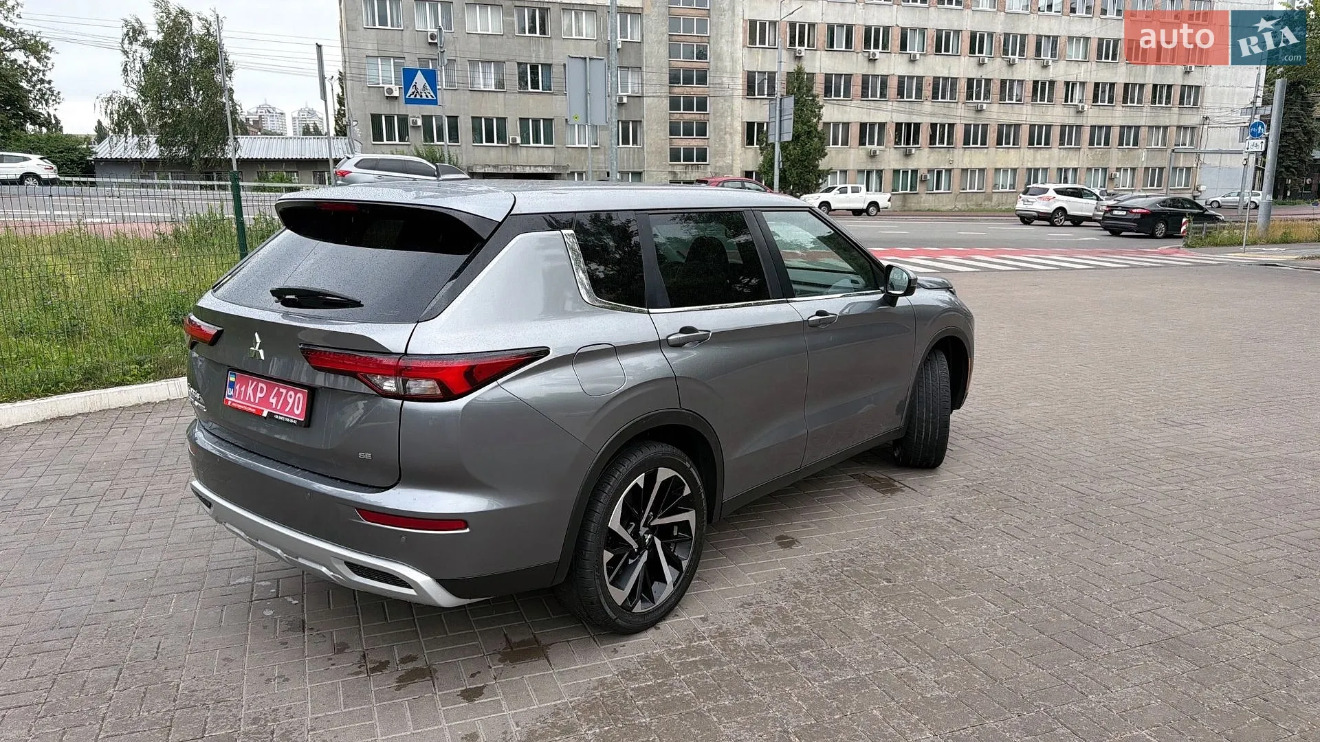 2022 Mitsubishi Outlander - мініатюра 9