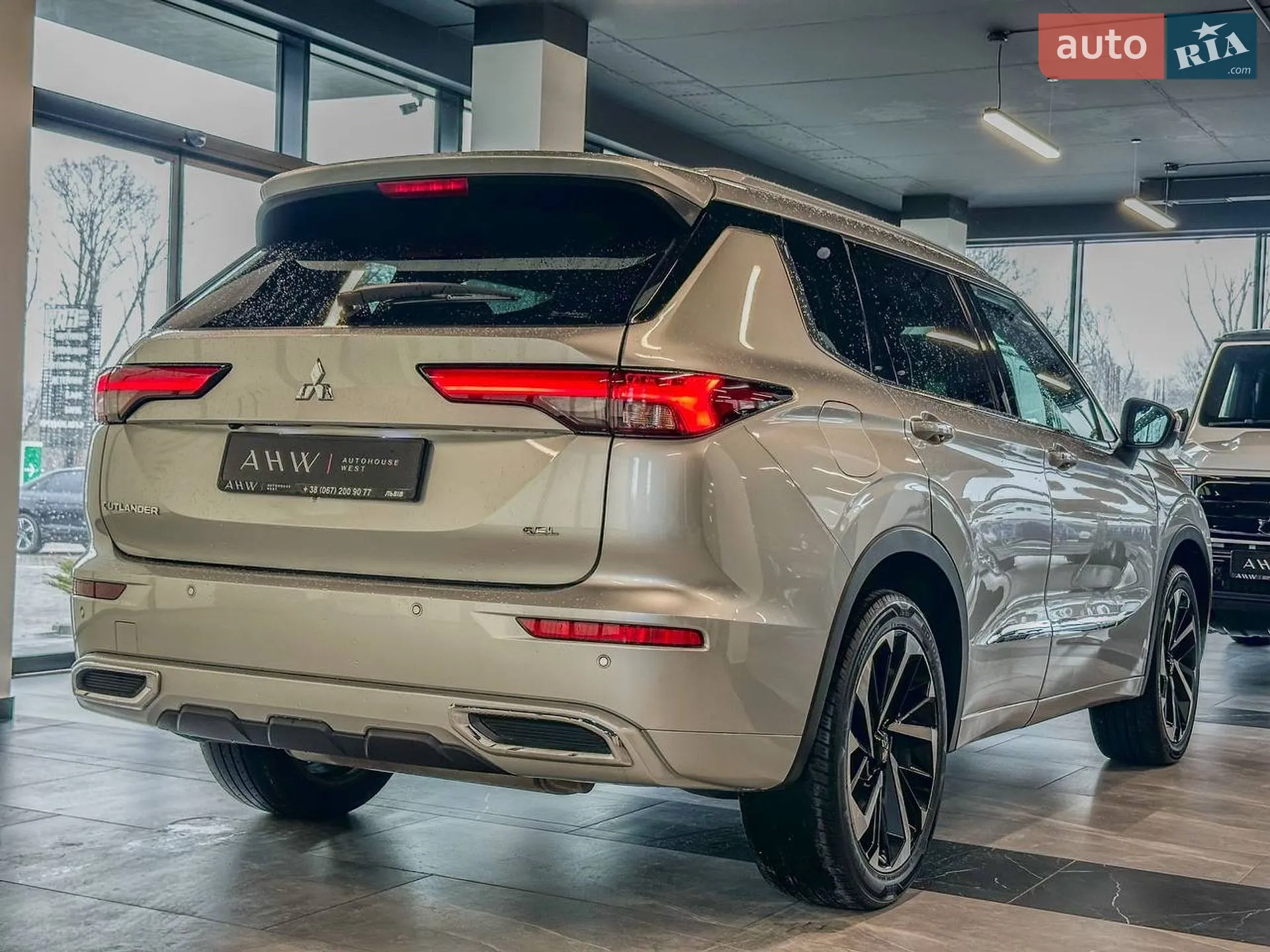 2021 Mitsubishi Outlander - мініатюра 8