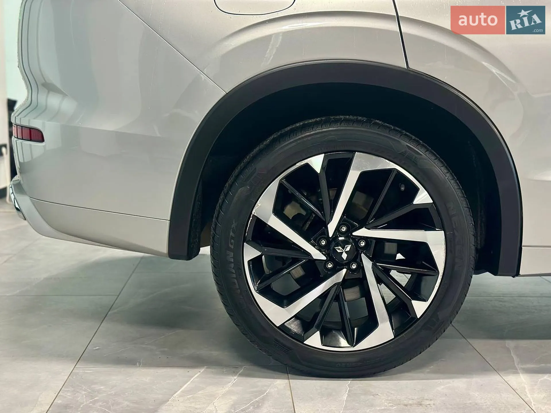 2021 Mitsubishi Outlander - мініатюра 13
