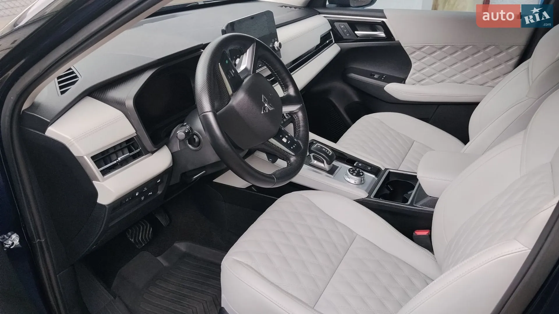 2025 Mitsubishi Outlander - мініатюра 27