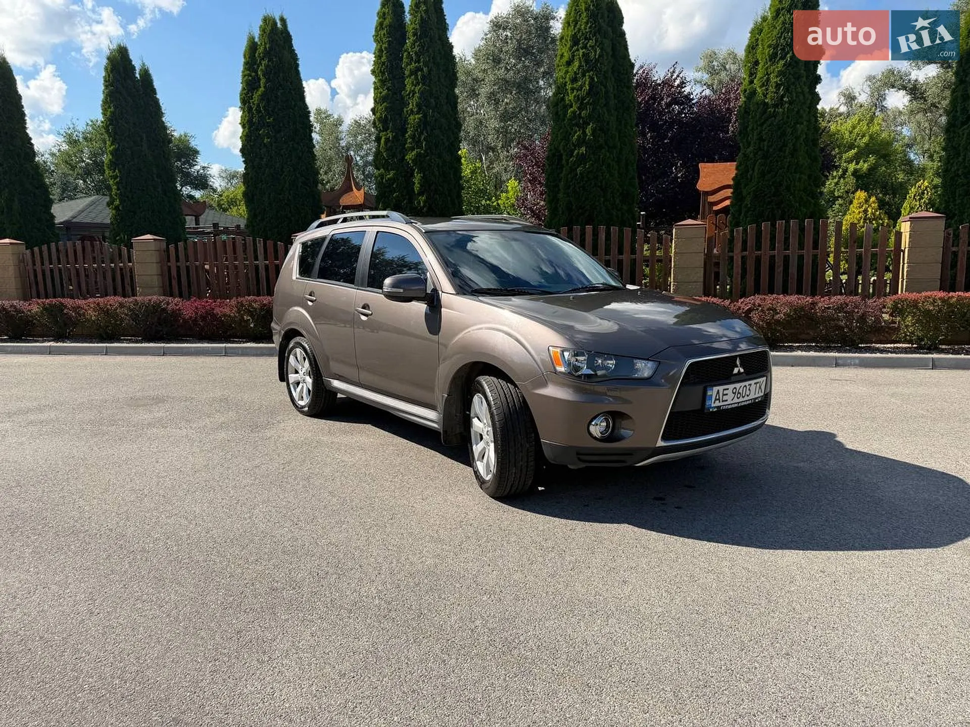 2012 Mitsubishi Outlander - фото 1