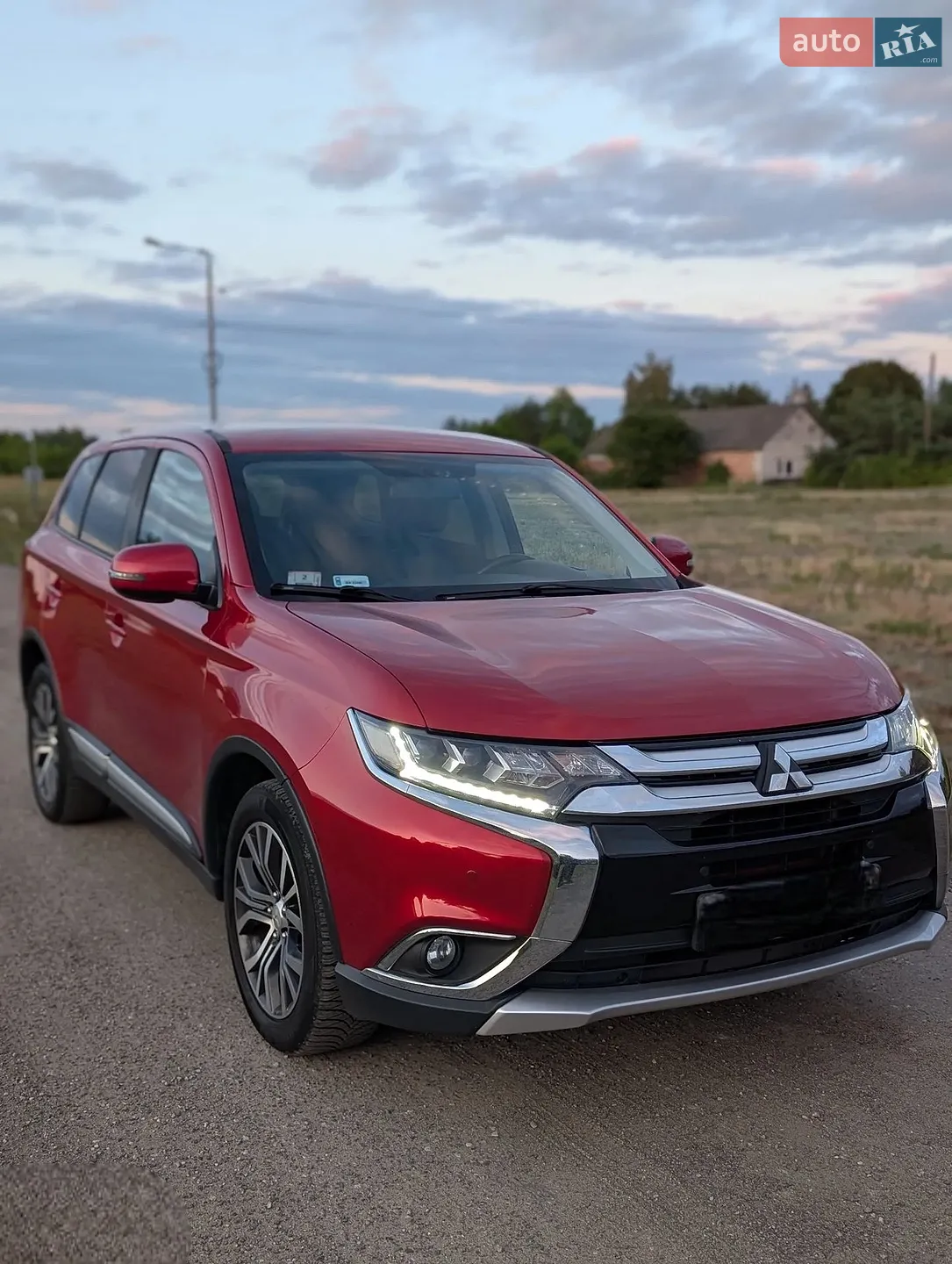 2019 Mitsubishi Outlander - мініатюра 2