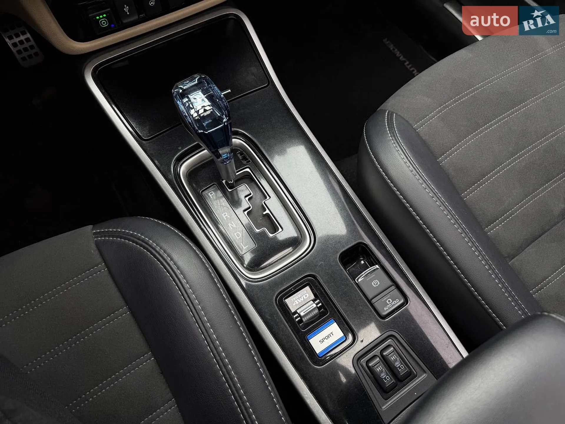 2016 Mitsubishi Outlander - мініатюра 24